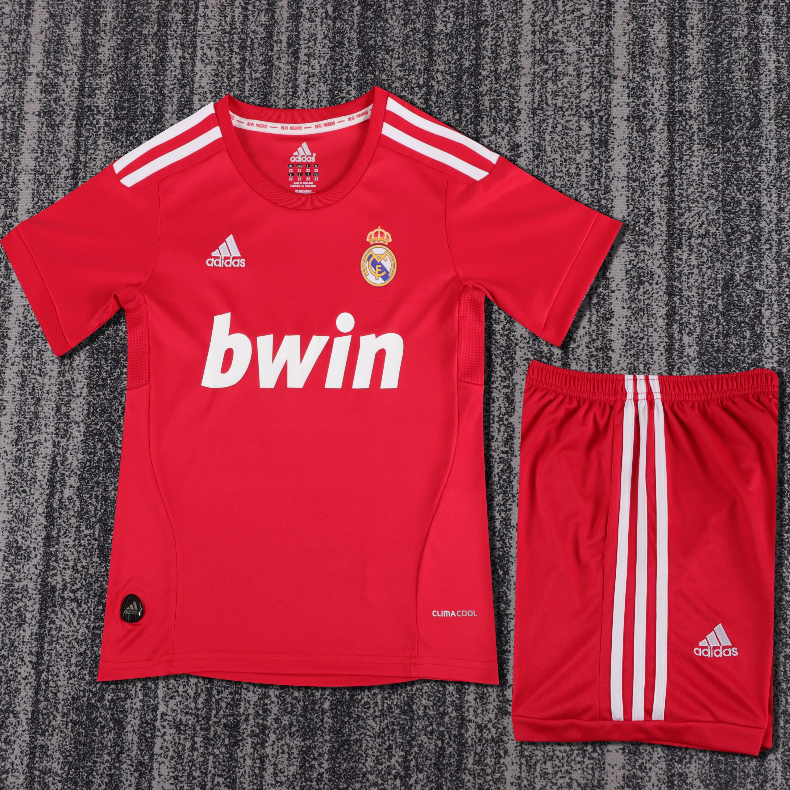 Real Madrid 2011/12 Third Kids Kit