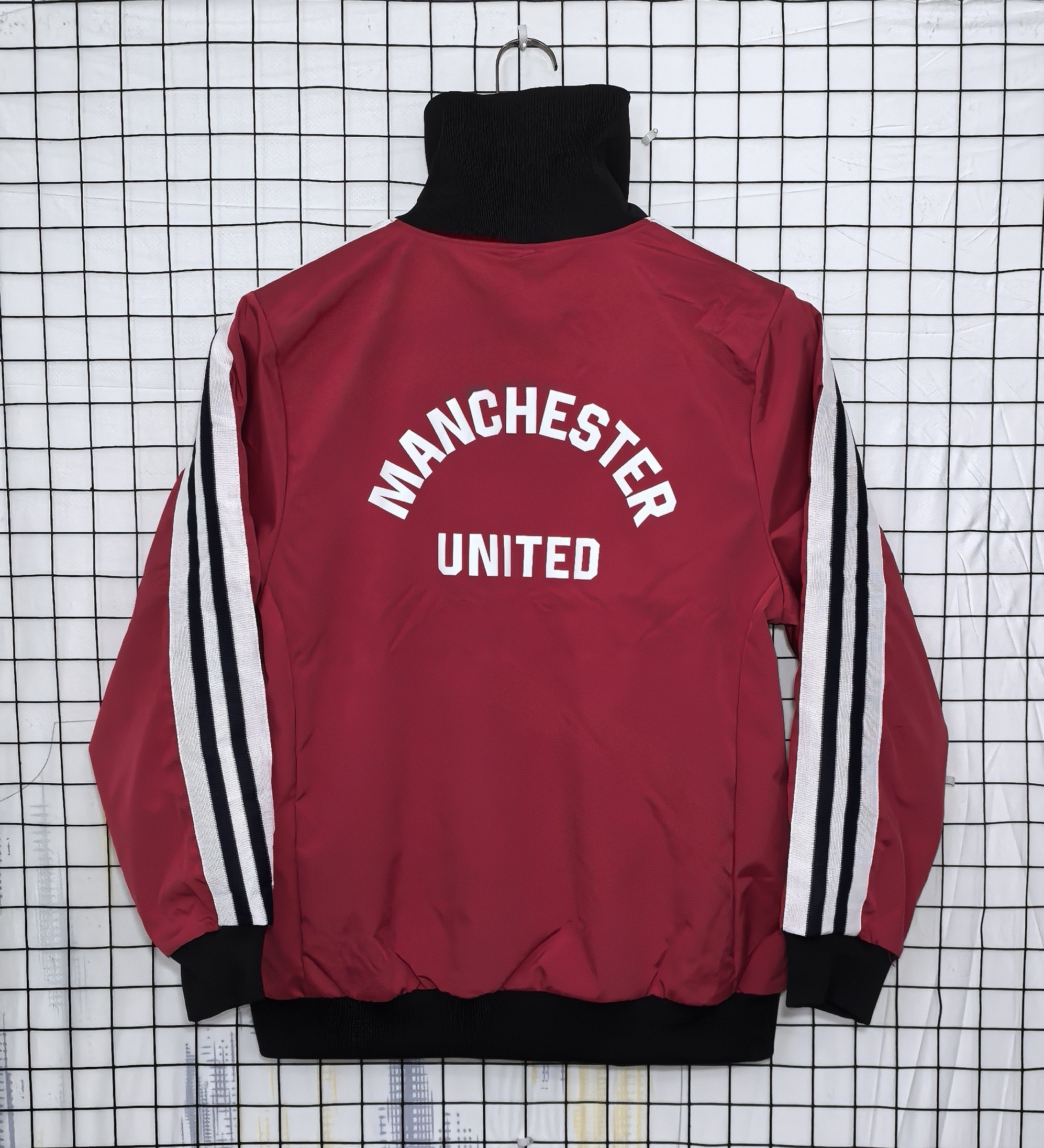 Manchester United 2024/25 Retro Windbreaker - Image 2