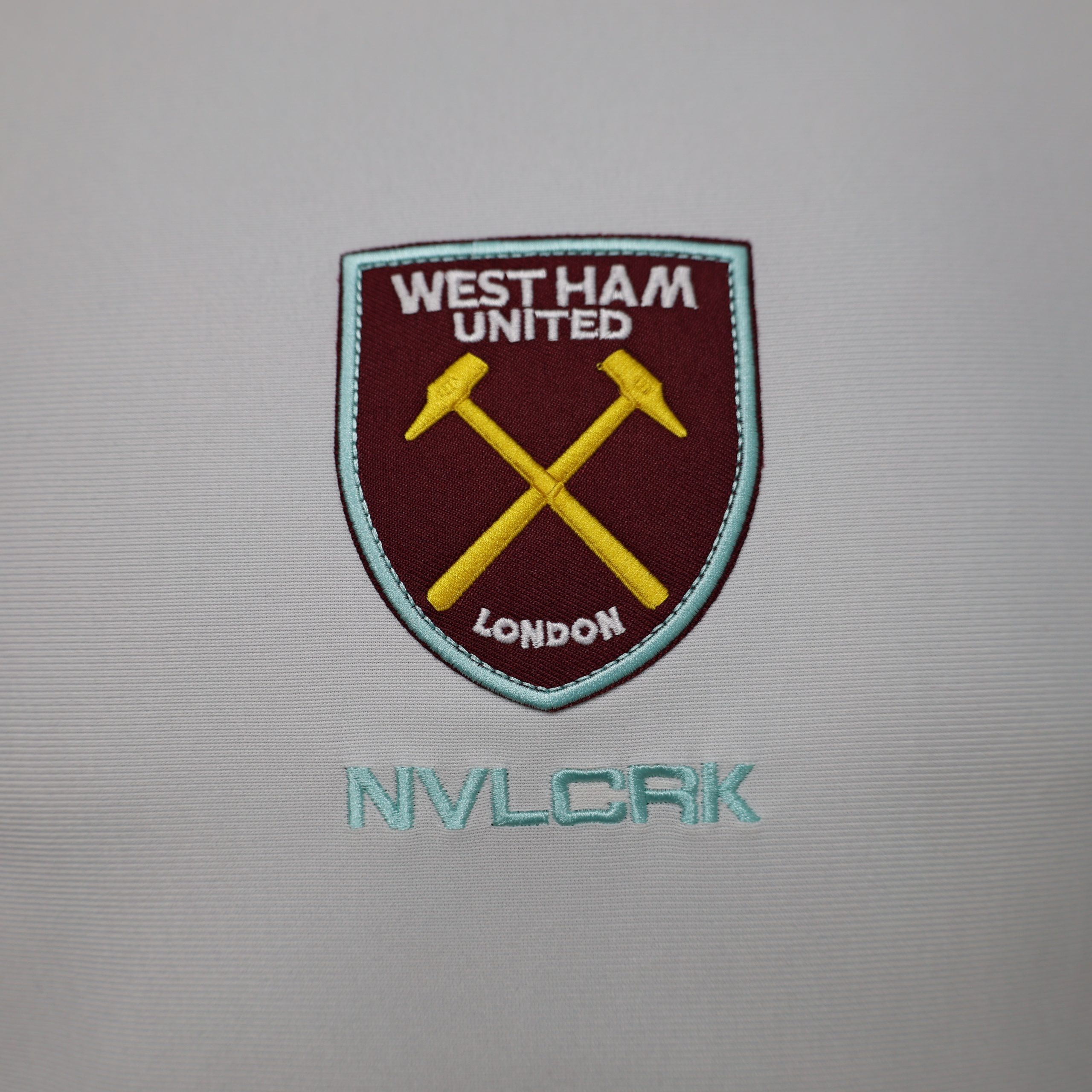 2026/27 West Ham United Casual Retro Jersey Player Version - Image 4