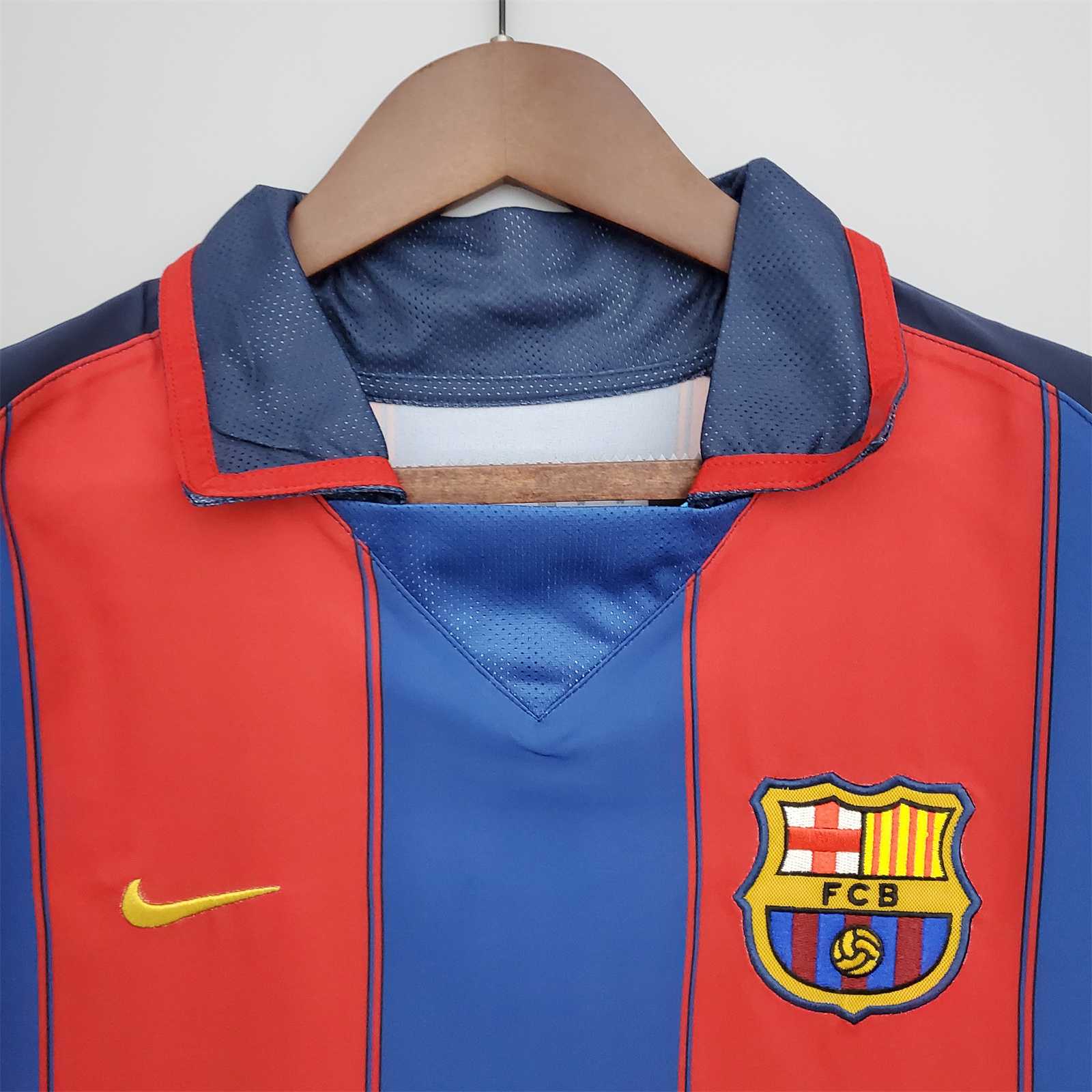 Barcelona 2003/04 Home Retro Jersey - Image 3