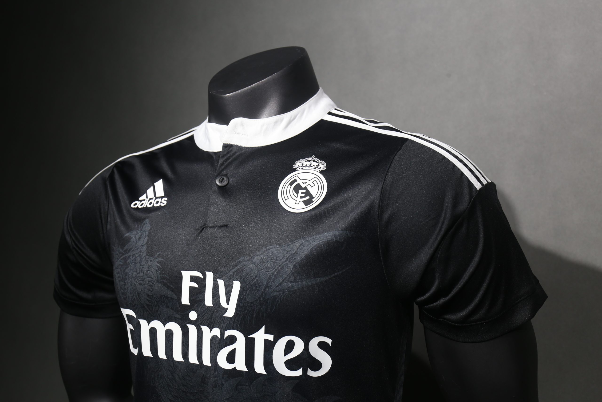 Real Madrid 2014/15 Third Retro Jersey (Player Version) - Image 4