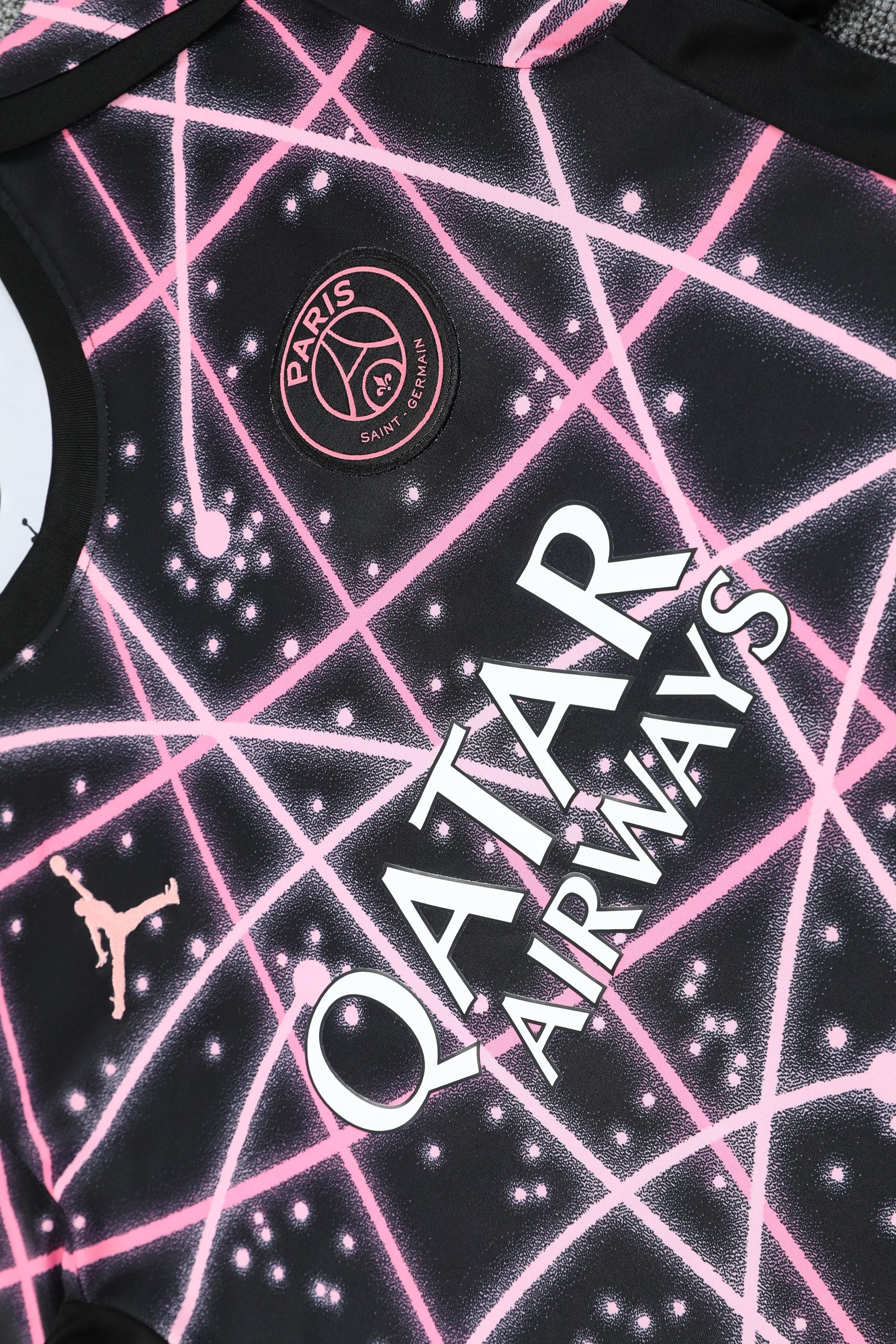 2025/26 PSG Short Sleeve Training Suit - Image 4