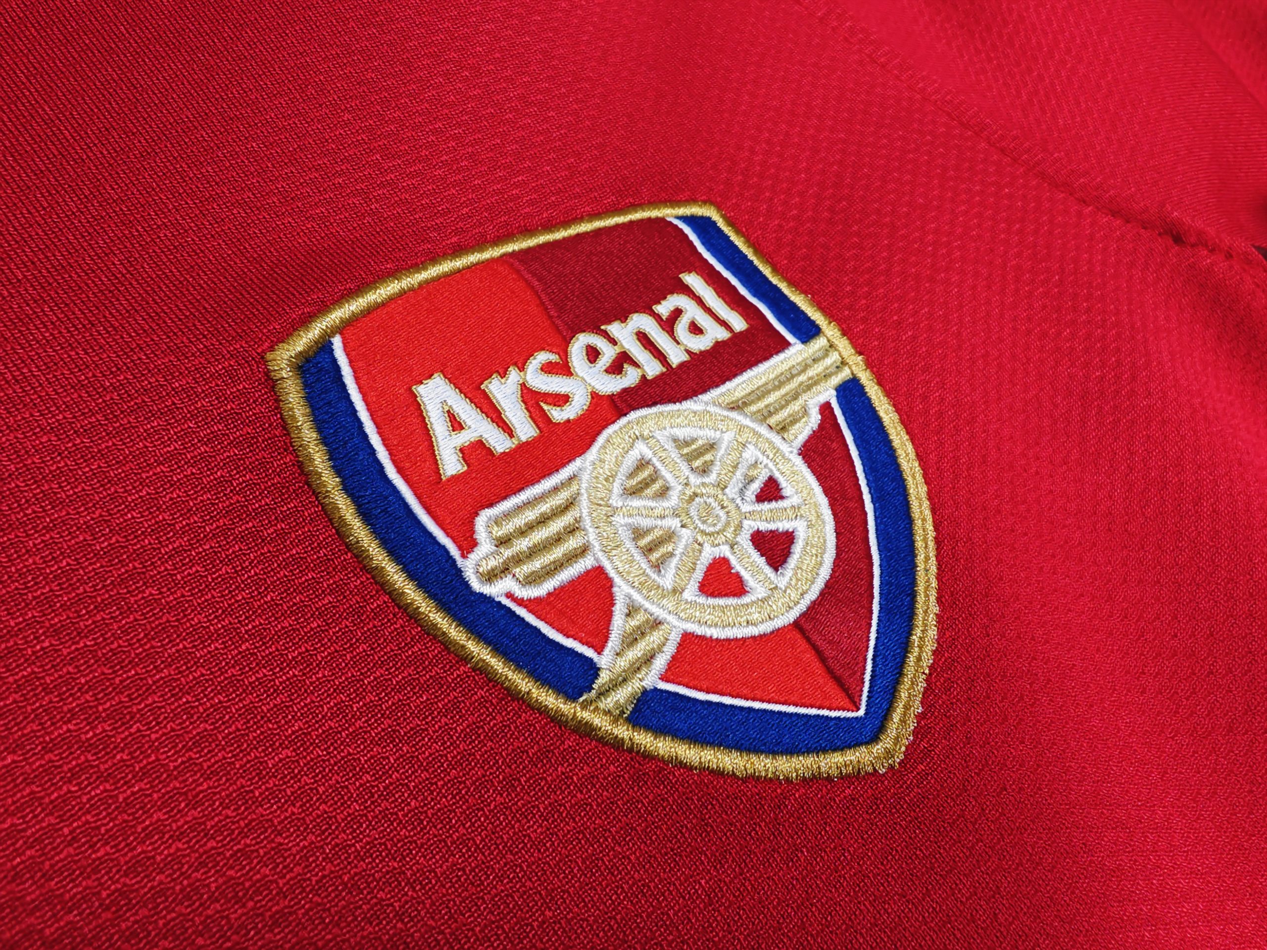 Arsenal 2008/10 Home Retro Jersey (Fan Version) - Image 3