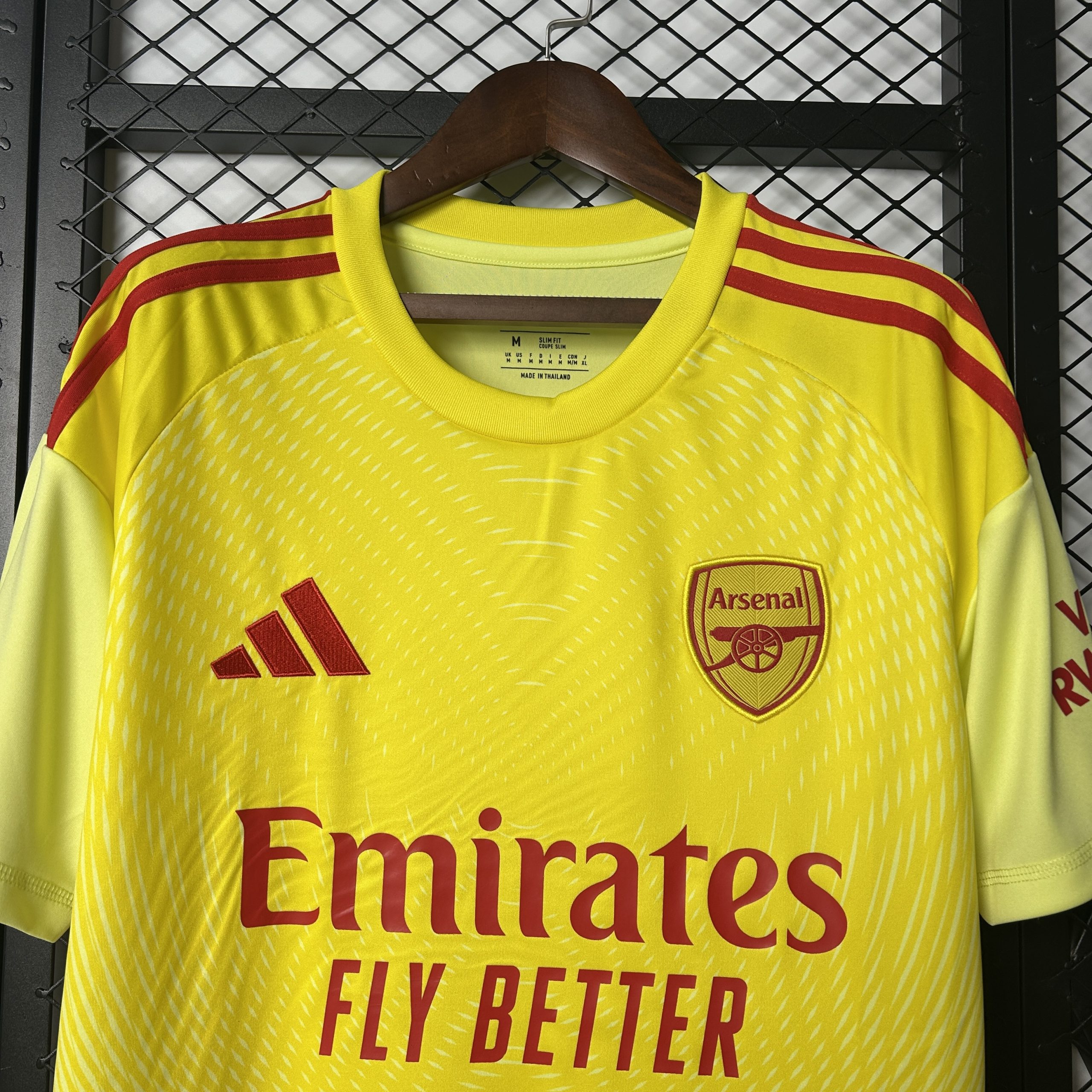 Arsenal 2025/26 Goalkeeper Jersey (Fan Version) - Image 4