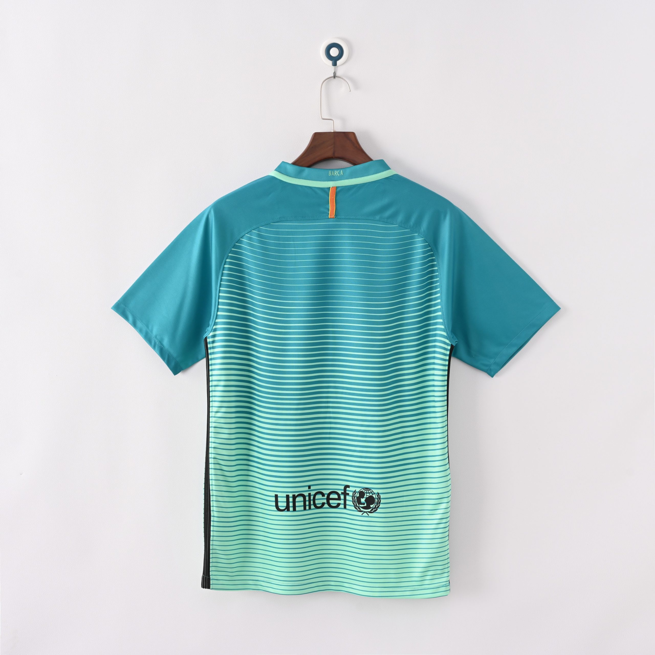 Barcelona 2016/17 Third Retro Jersey (Fan Version) - Image 2