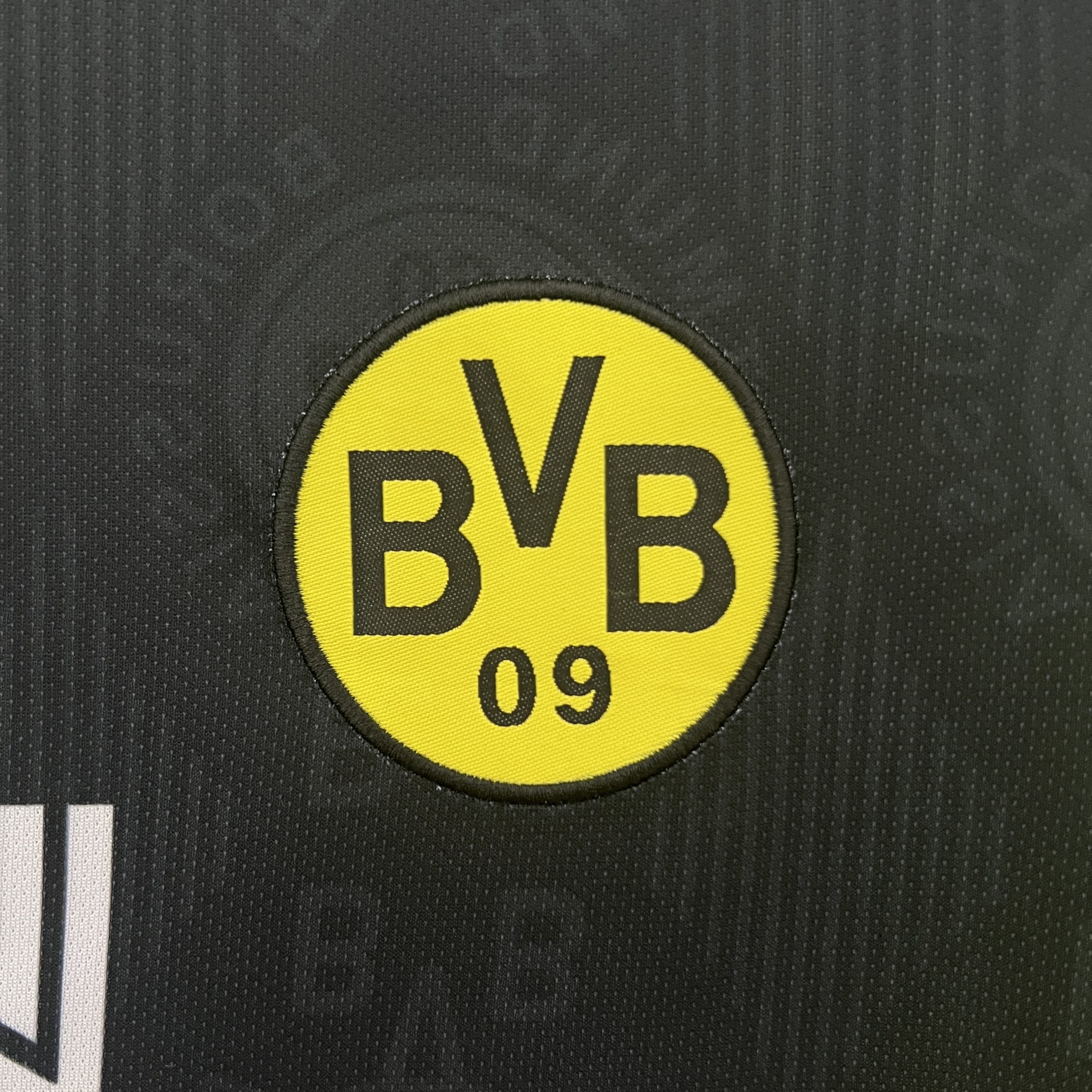 Borussia Dortmund 1996/97 Away Retro Jersey (Fan Version) - Image 5