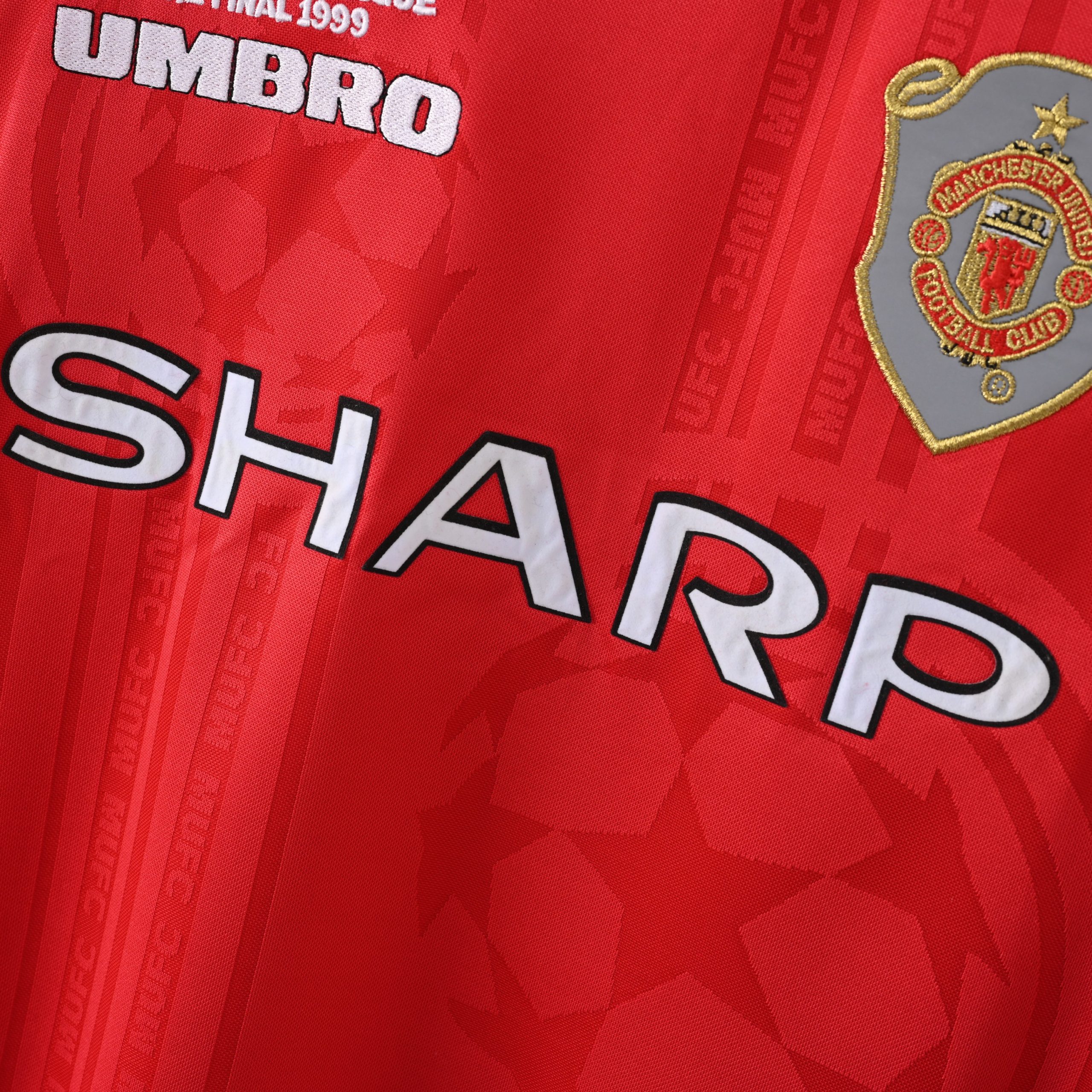Manchester United 1999/00 Champions League Home Retro Jersey (Fan Version, Long Sleeve) - Image 4