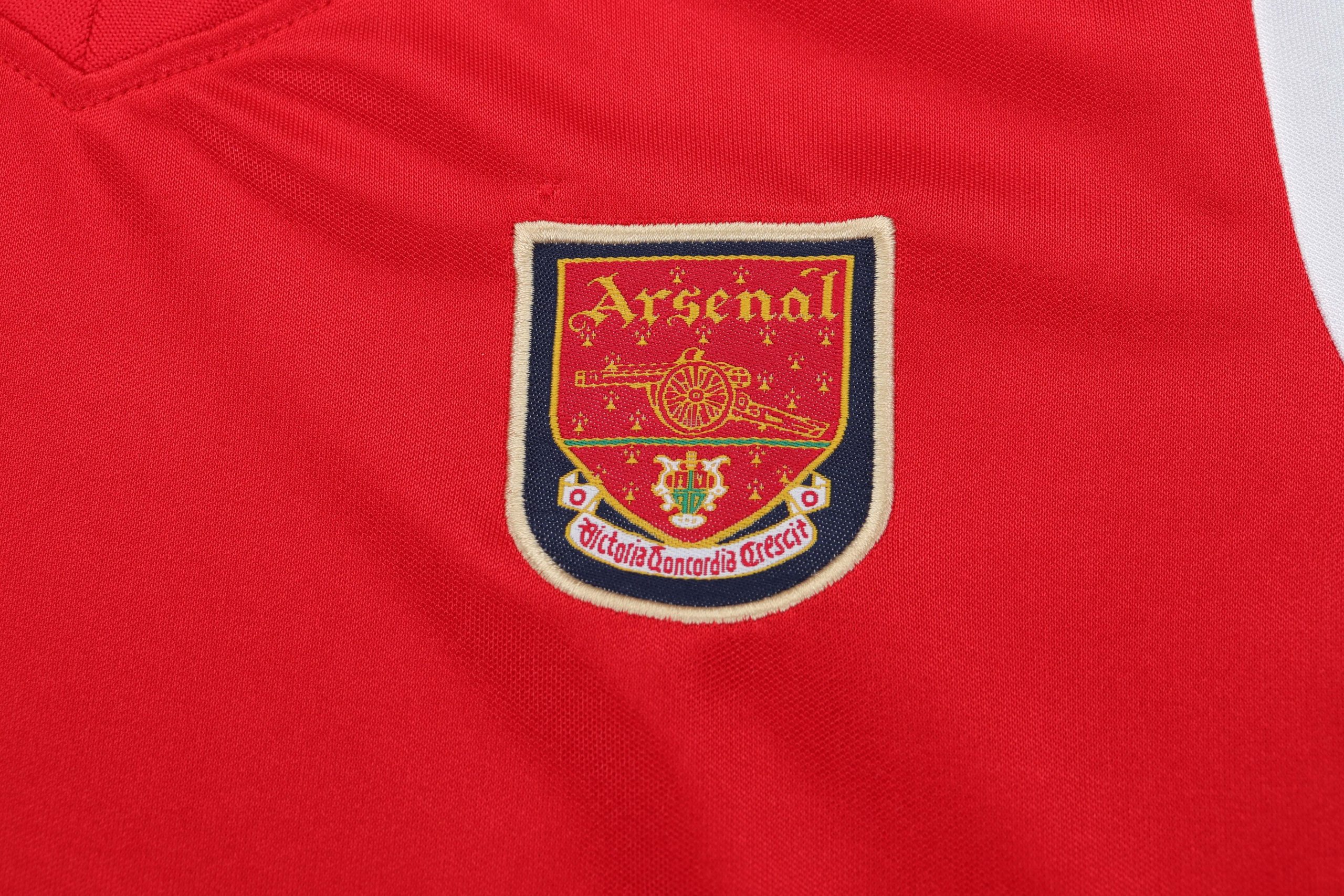 Arsenal 2001/02 Home Kids Kit - Image 5