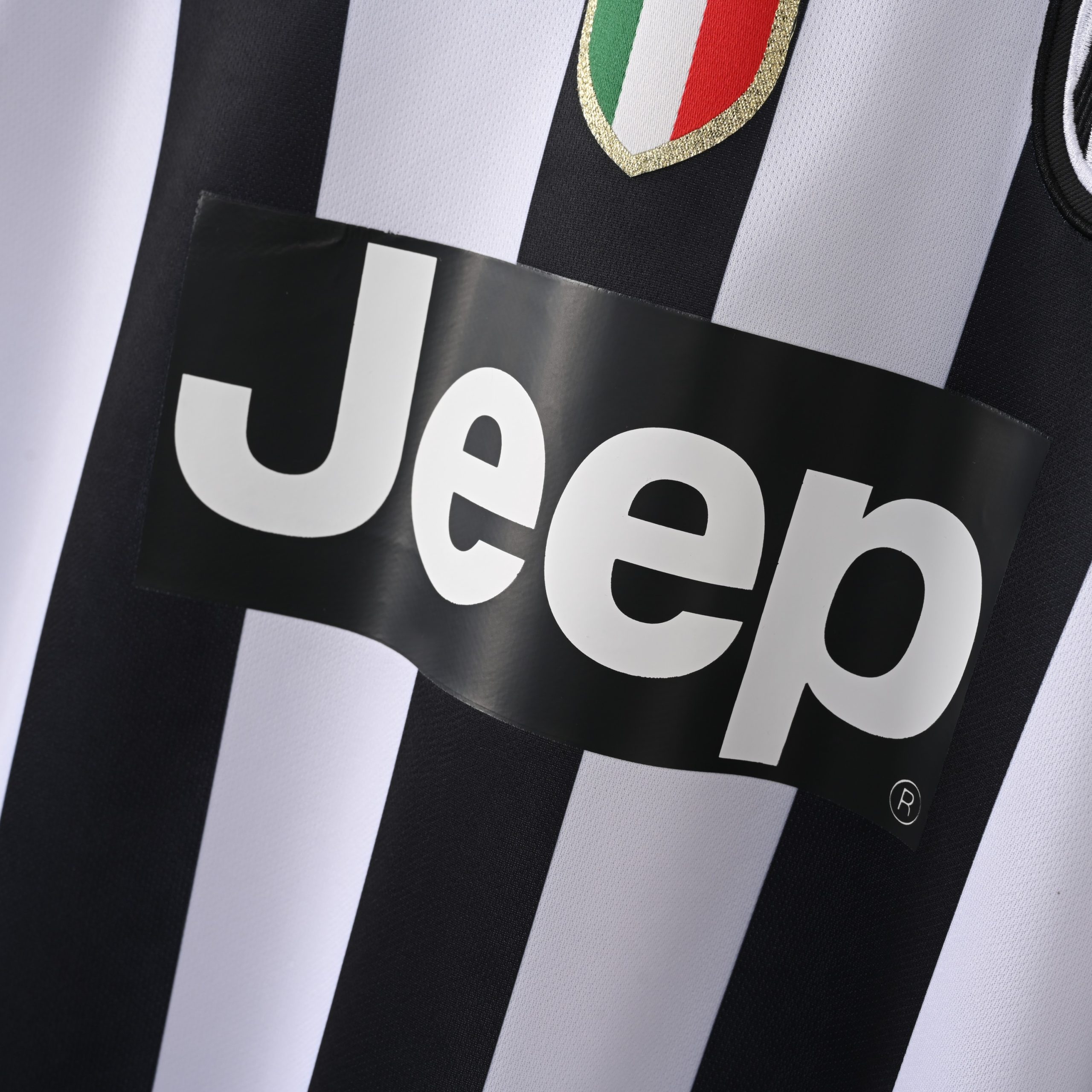 Juventus 2015/16 Home Retro Jersey (Fan Version) - Image 5