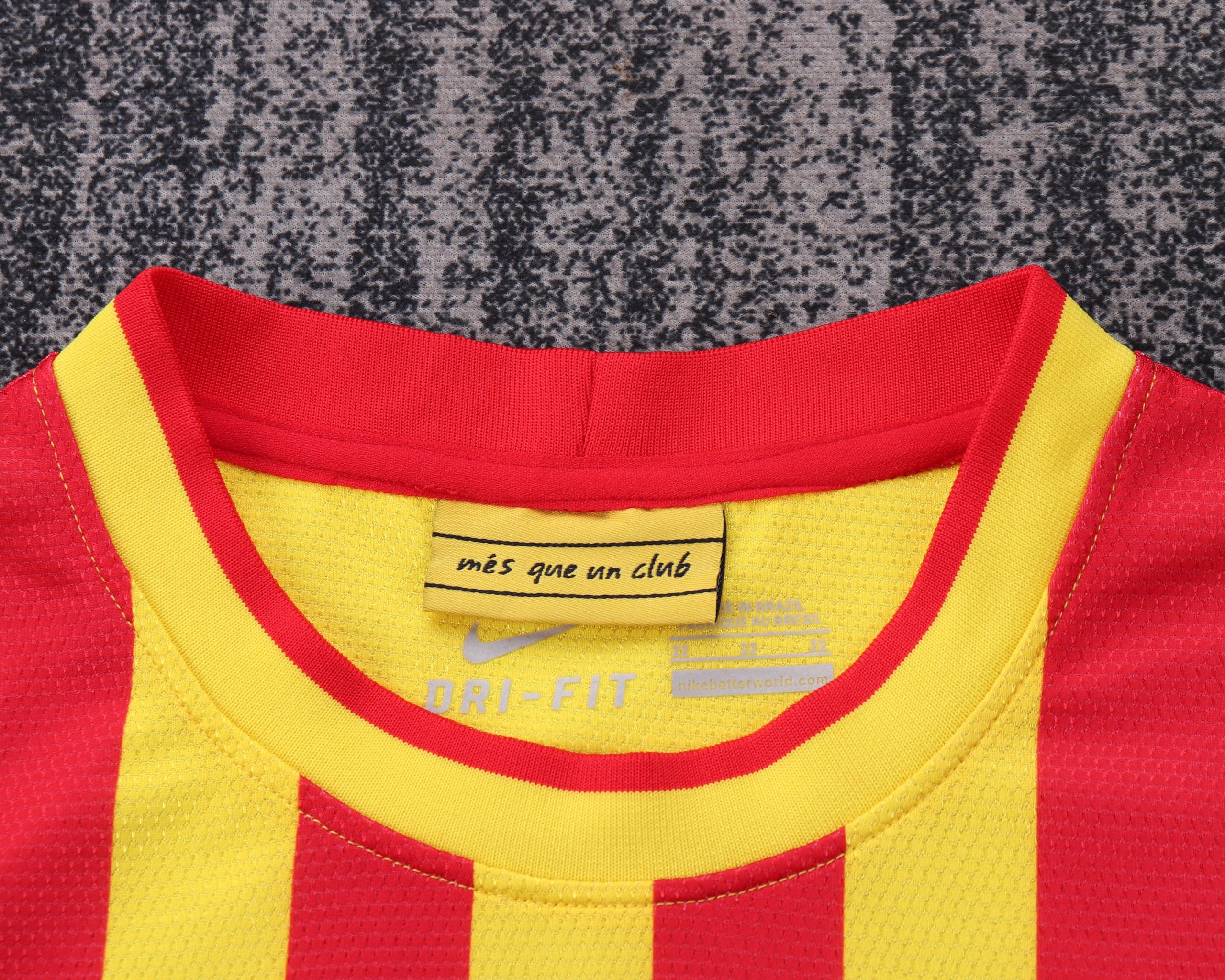 Barcelona 2013/14 Away Kids Kit - Image 3
