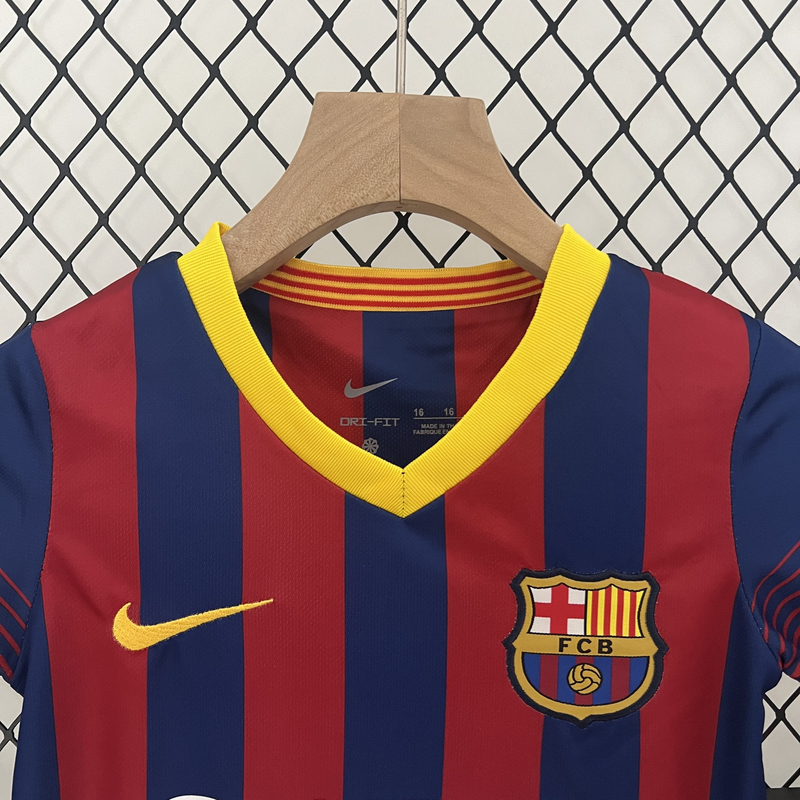 Barcelona 2013/14 Home Kids Kit - Image 3