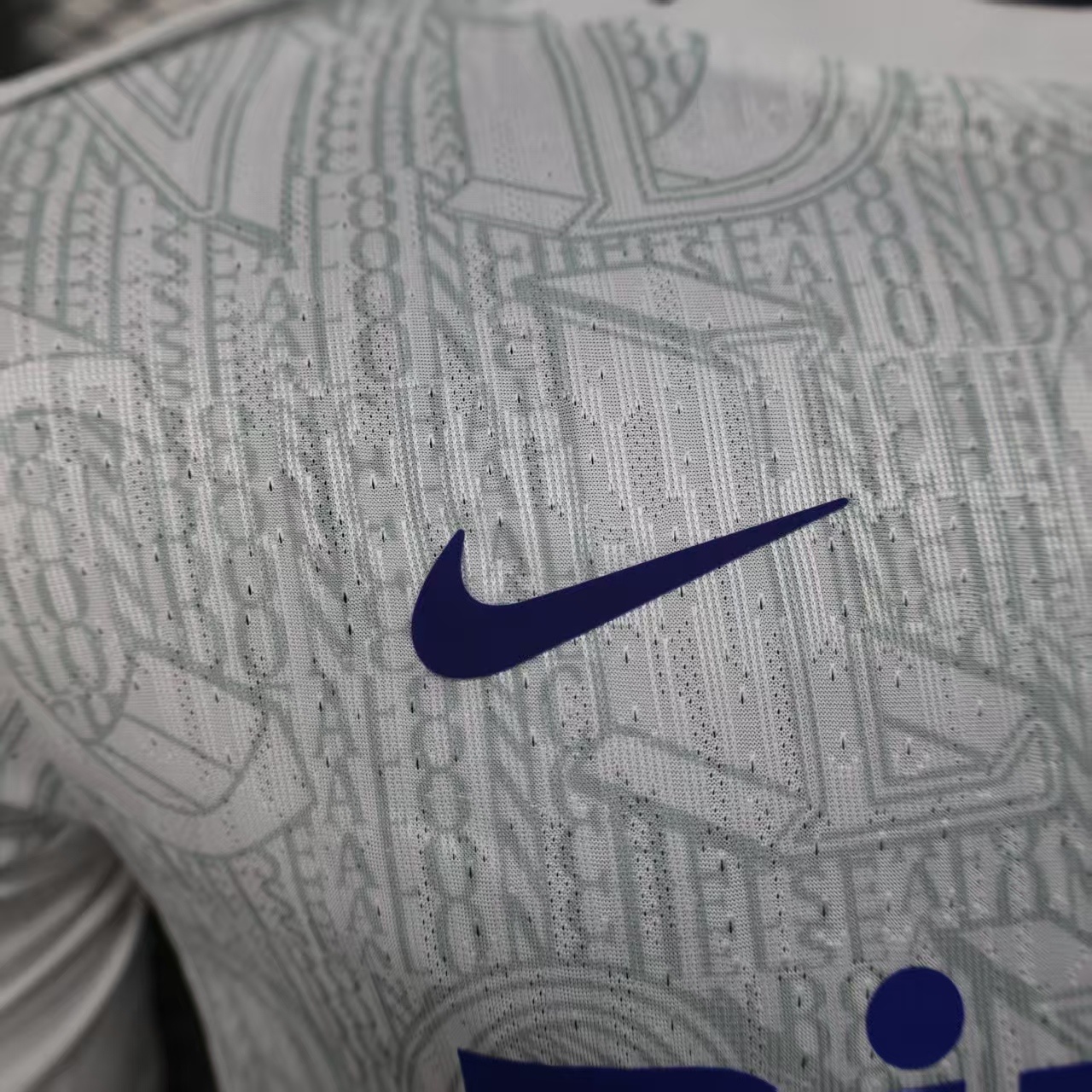 2025/26 Chelsea Pre-Match White Training Jersey Player Version - Image 3
