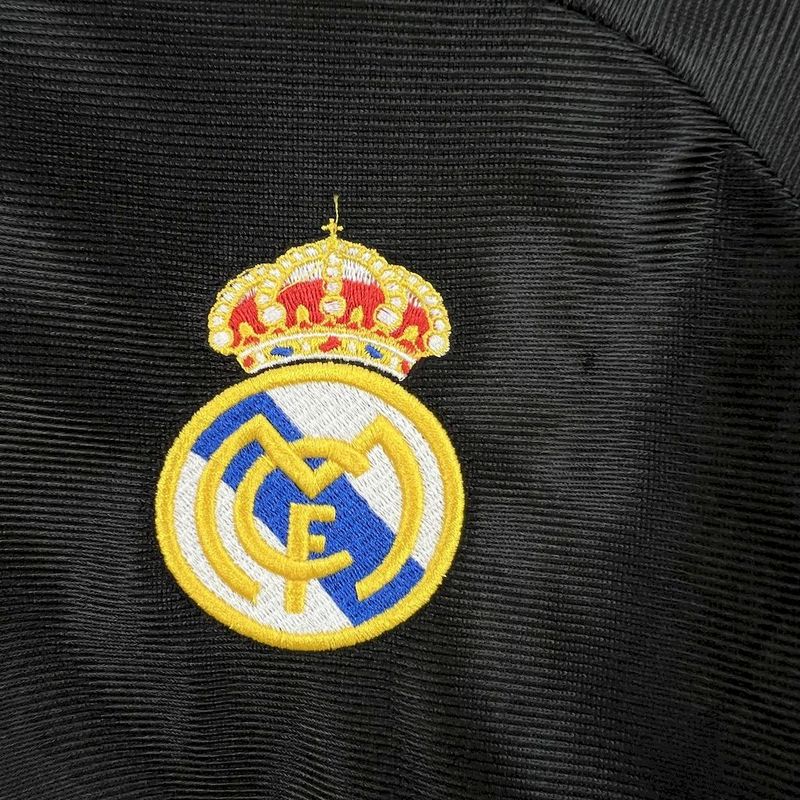 Real Madrid 1998/00 Away Retro Jersey (Fan Version, Long Sleeve) - Image 4