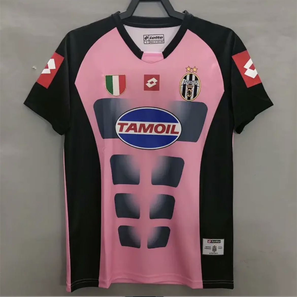 2002/03 Juventus Goalkeeper Retro Jersey Pink Fan Version - Image 3