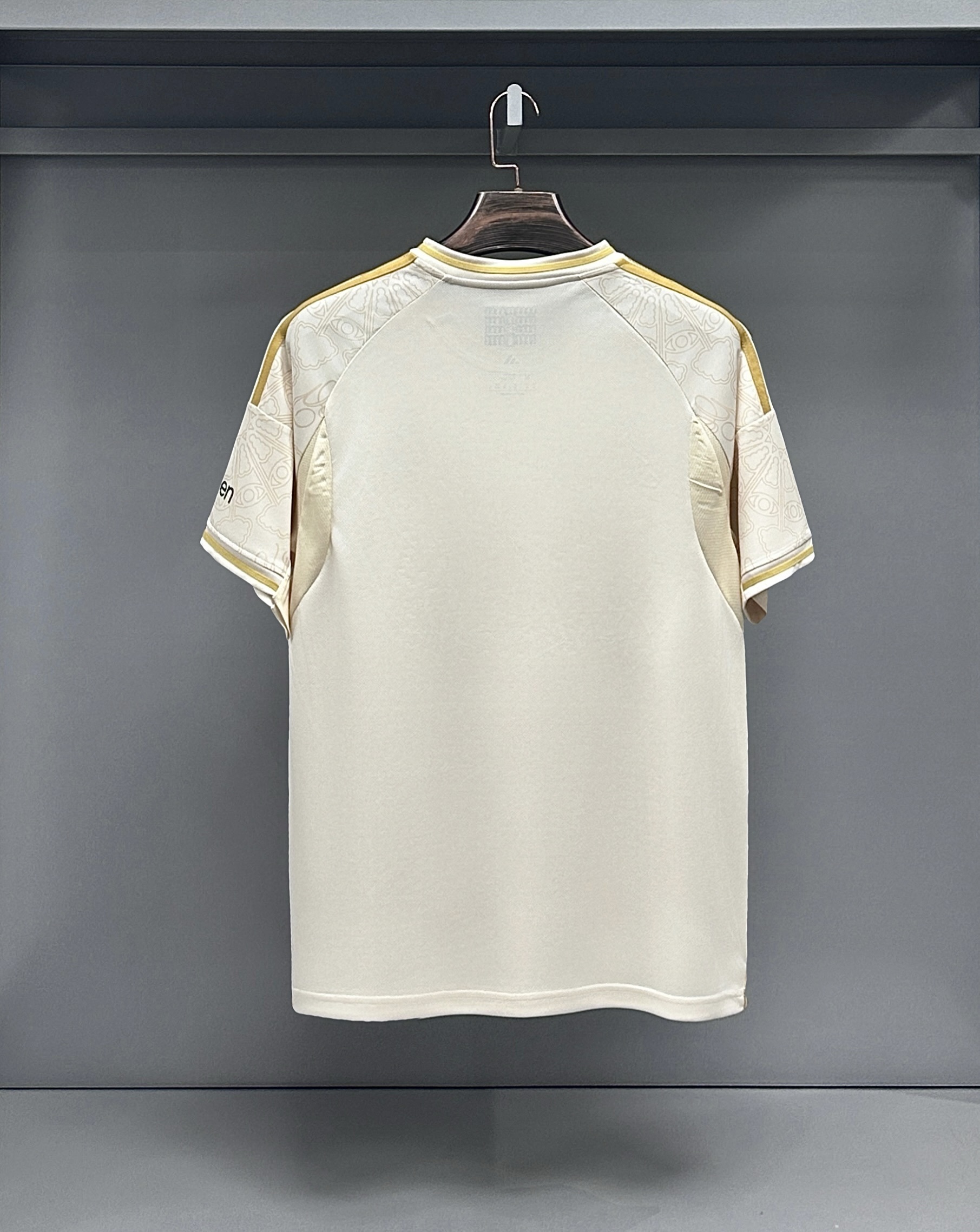 Nottingham Forest 2025/26 Away Jersey - Image 4
