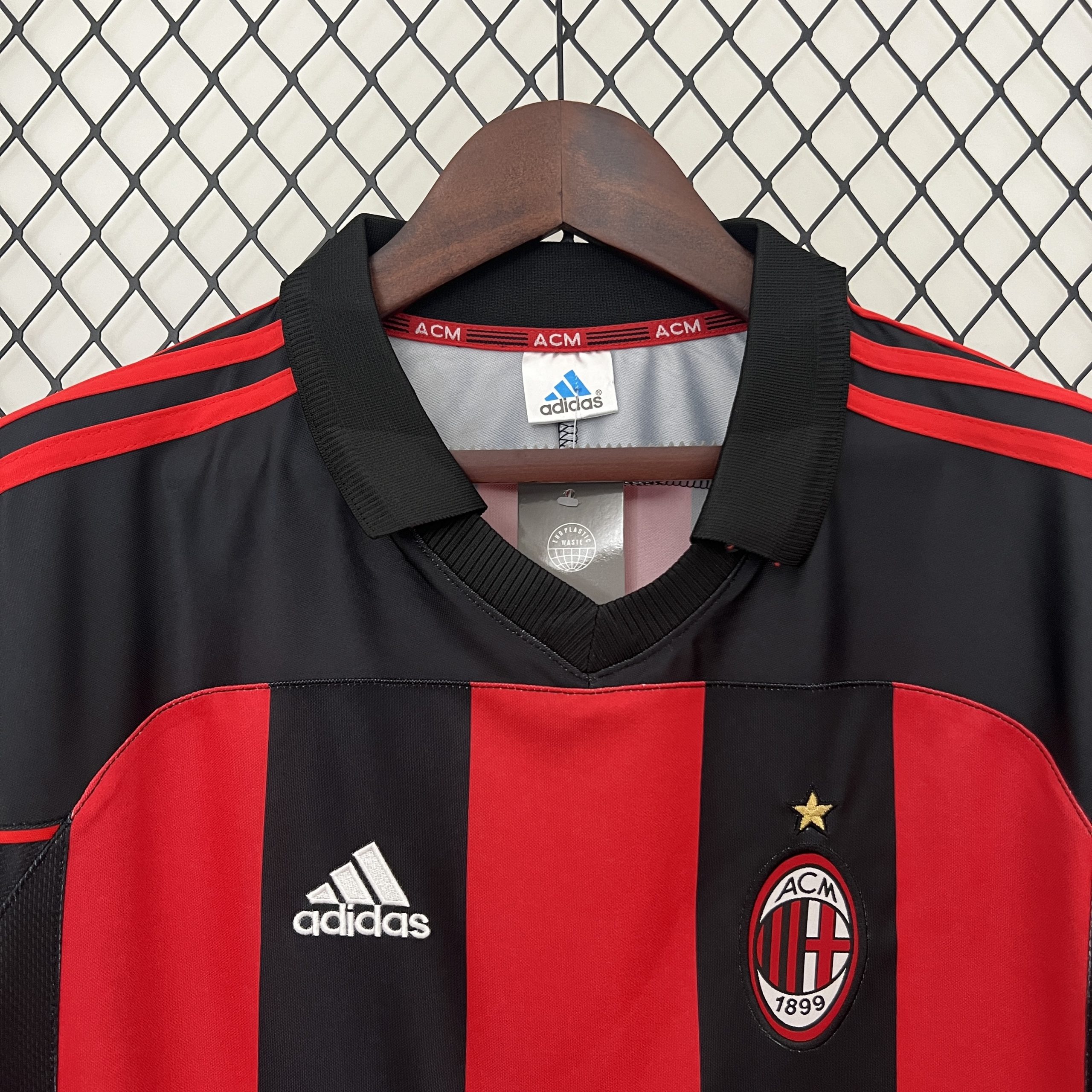 AC Milan 2000/01 Home Retro Jersey - Image 4