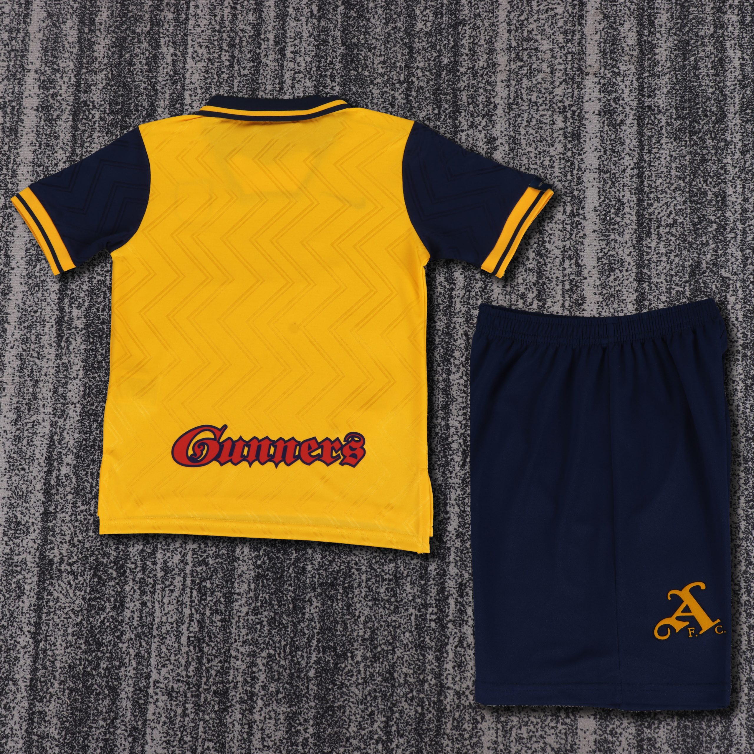 Arsenal 1996/97 Away Kids Kit - Image 2
