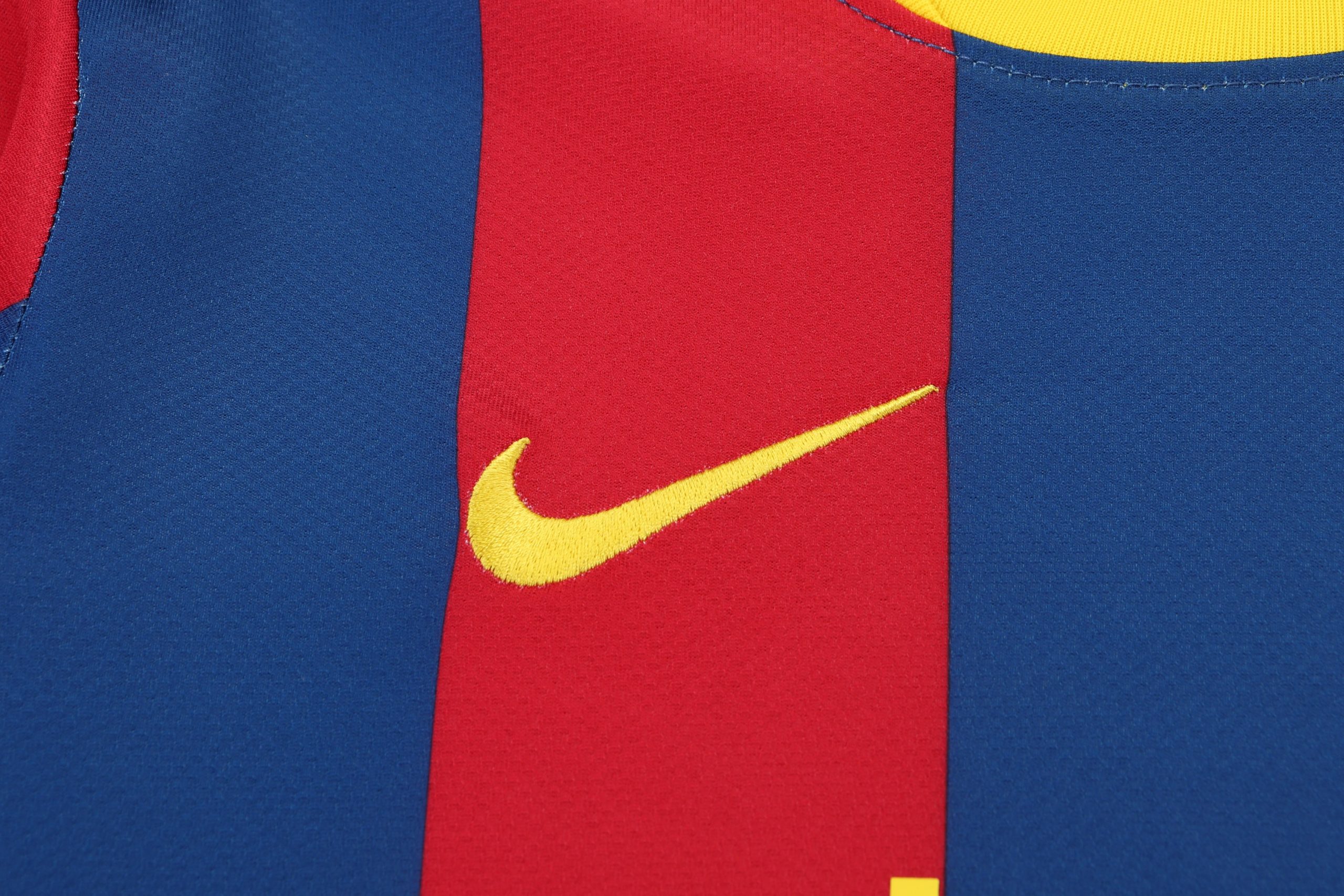 Barcelona 2010/11 Home Retro Kids Jersey (Long Sleeve) - Image 4