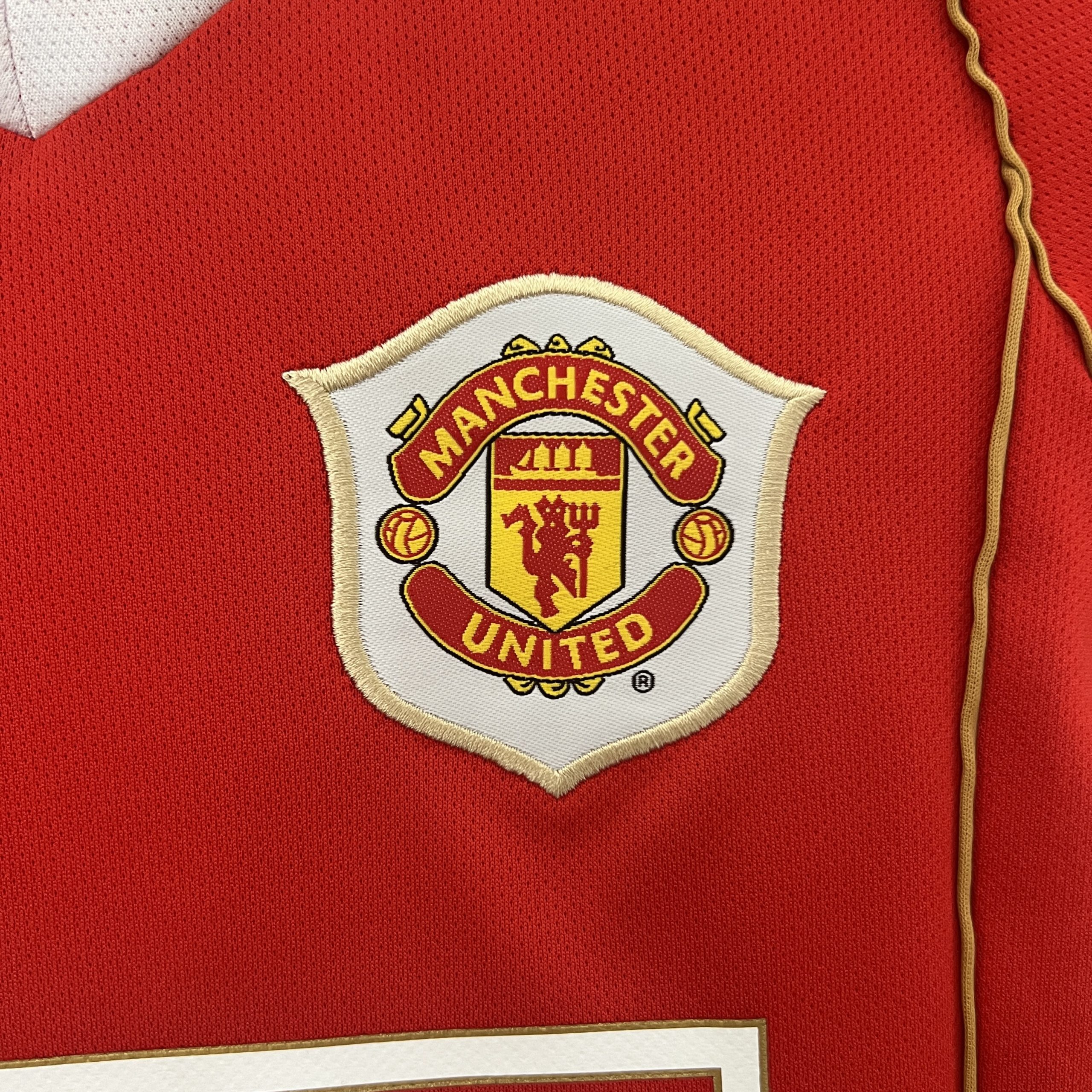Manchester United 2006/07 Home Kids Kit - Image 3