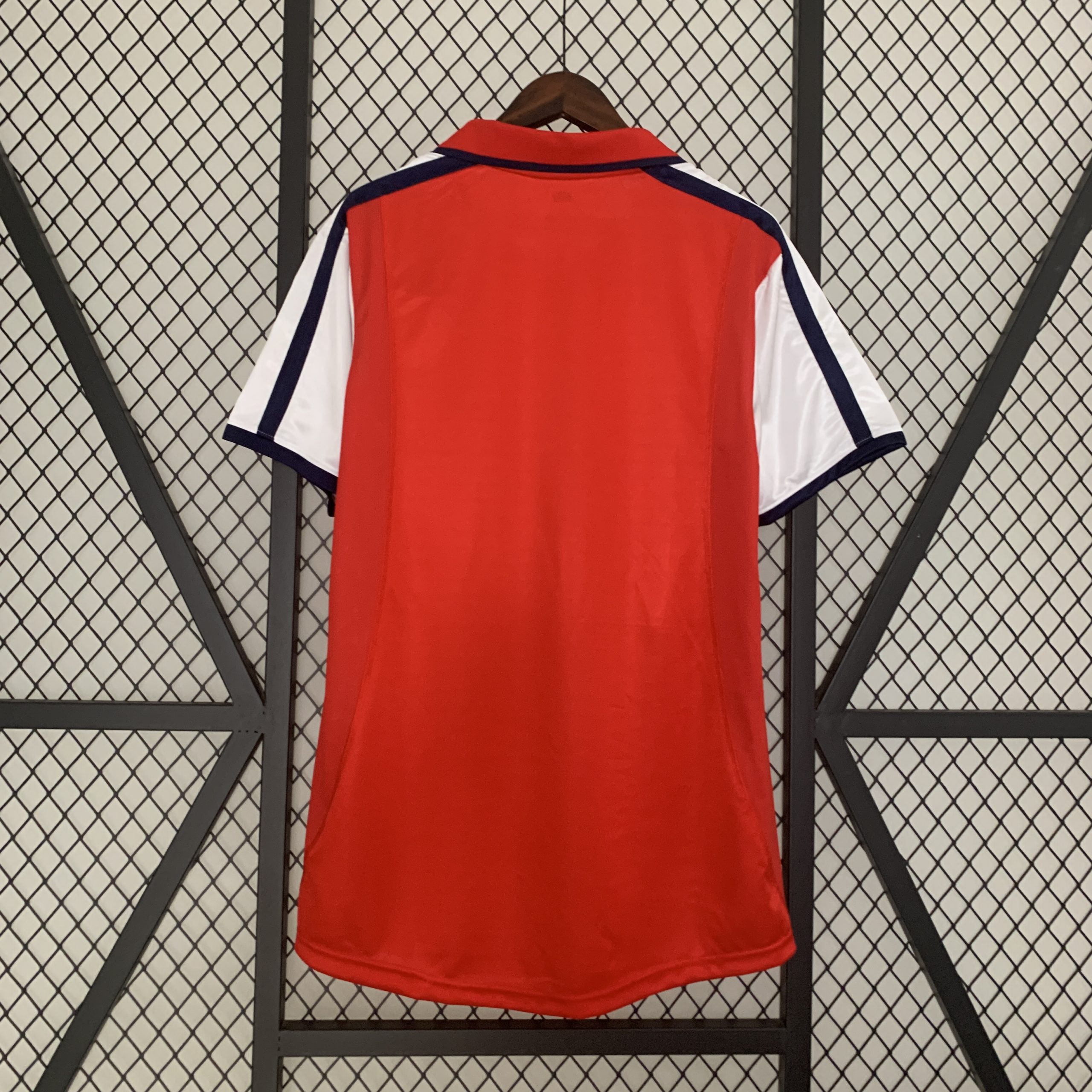 Arsenal 2001/02 Home Retro Jersey (Fan Version) - Image 2
