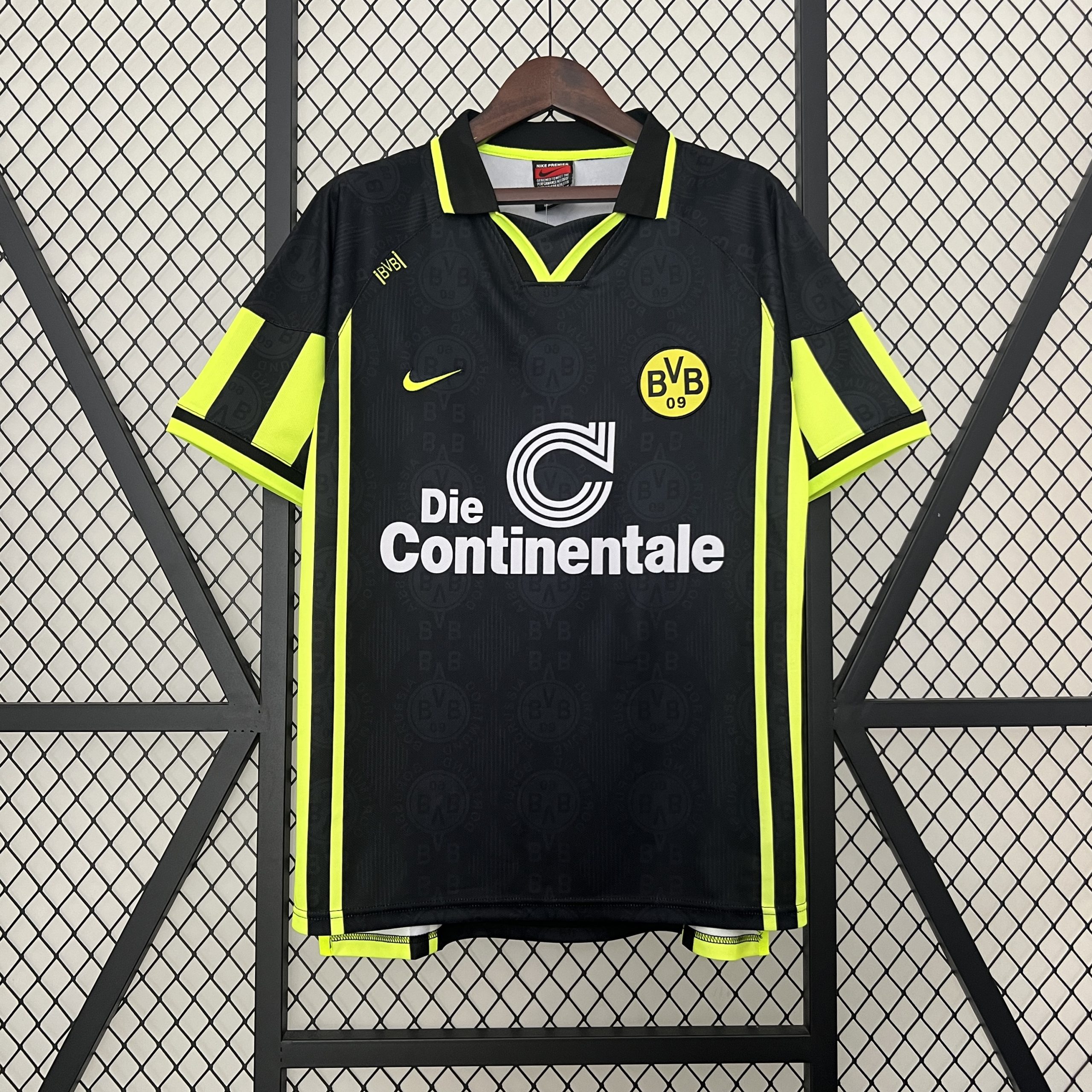 Borussia Dortmund 1996/97 Away Retro Jersey (Fan Version)