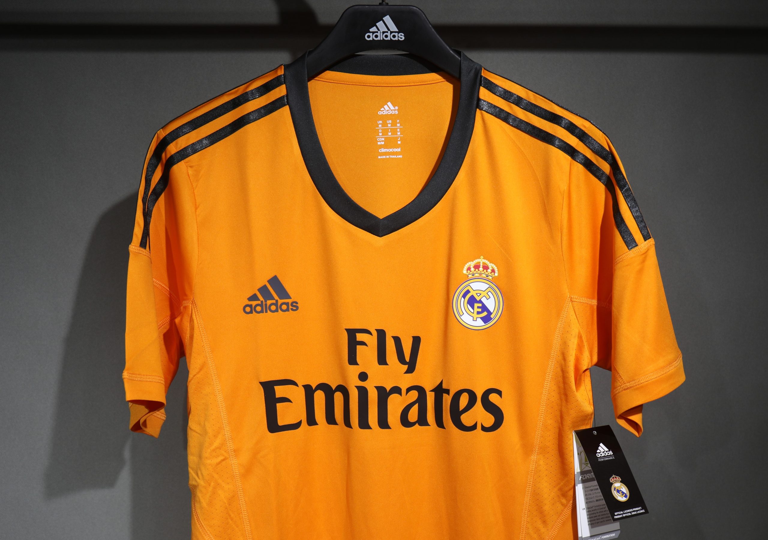 Real Madrid 2013/14 Away Retro Jersey (Player Version) - Image 3