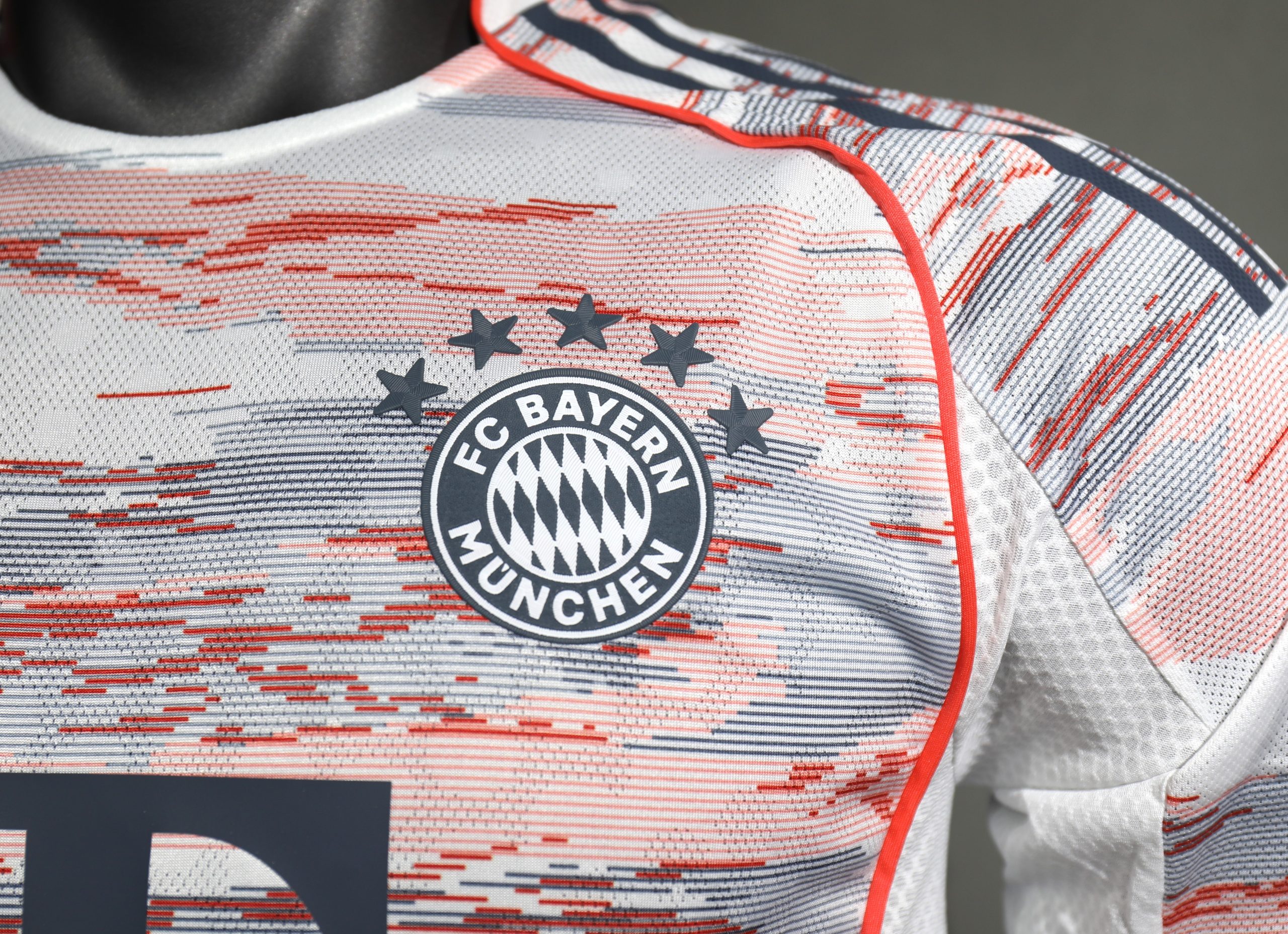 Bayern Munich 2025/26 Champions League Away Jersey (Player Version) - Image 4