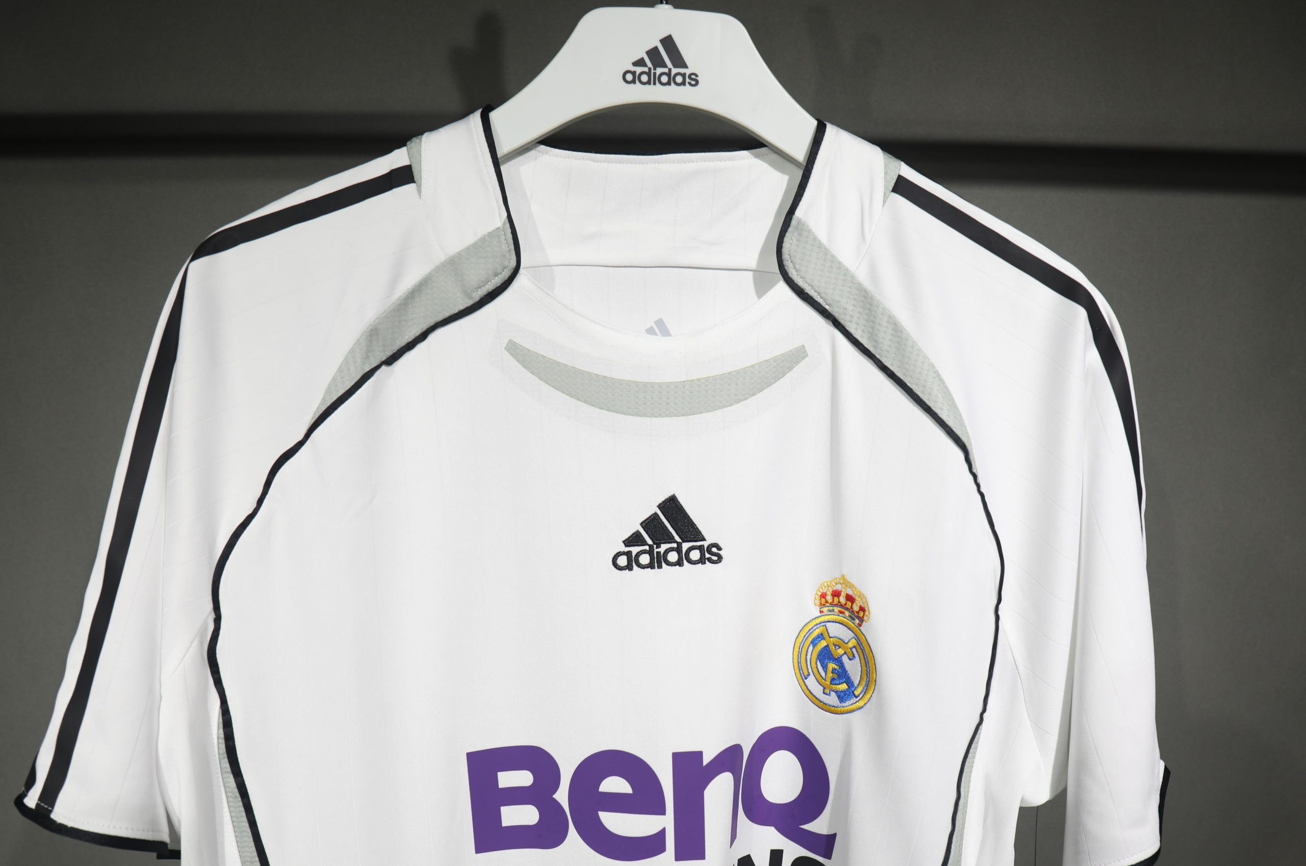 Real Madrid 2006/07 Home Retro Jersey (Player Version) - Image 3