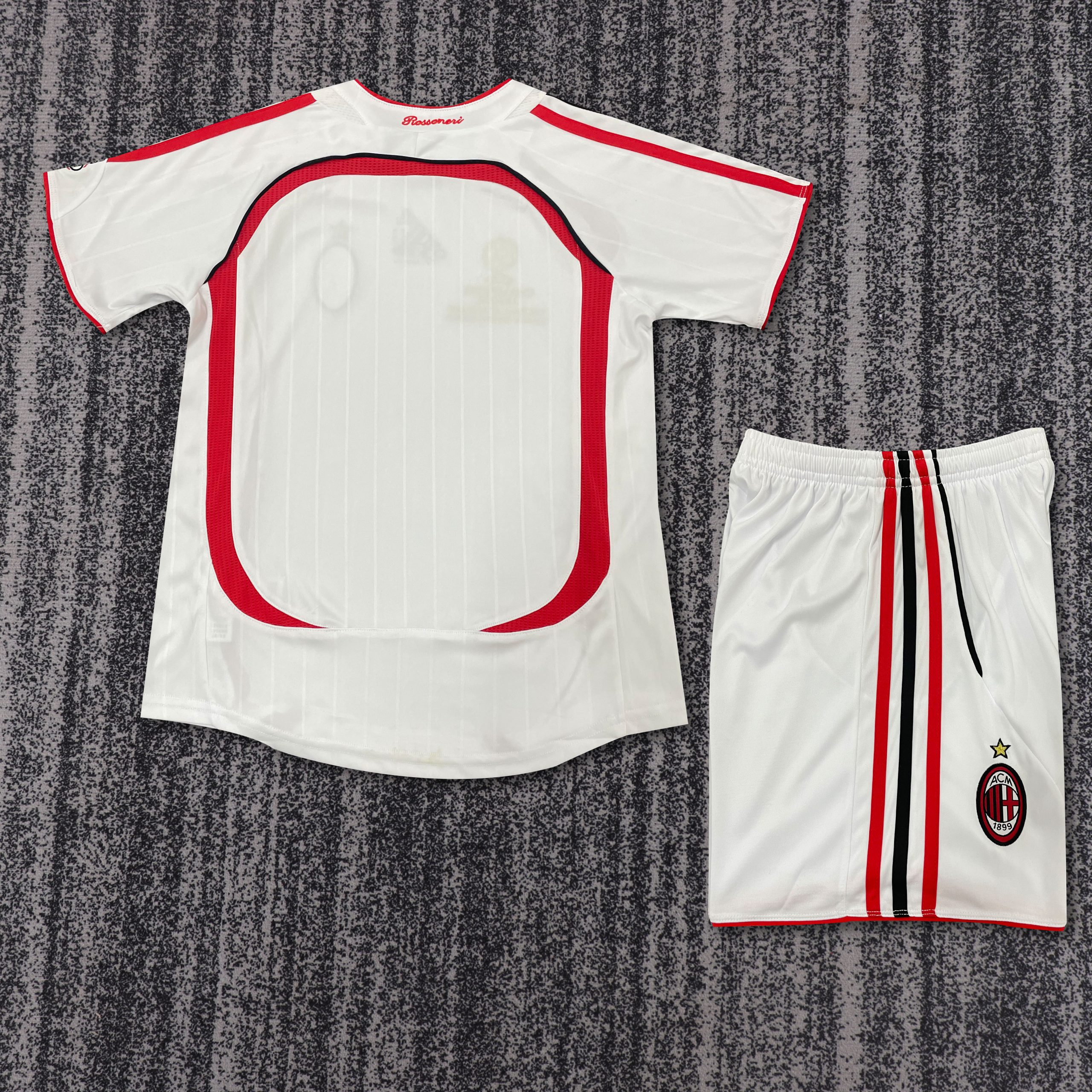 AC Milan 2006/07 Champions League Away Kids Kit - Image 2