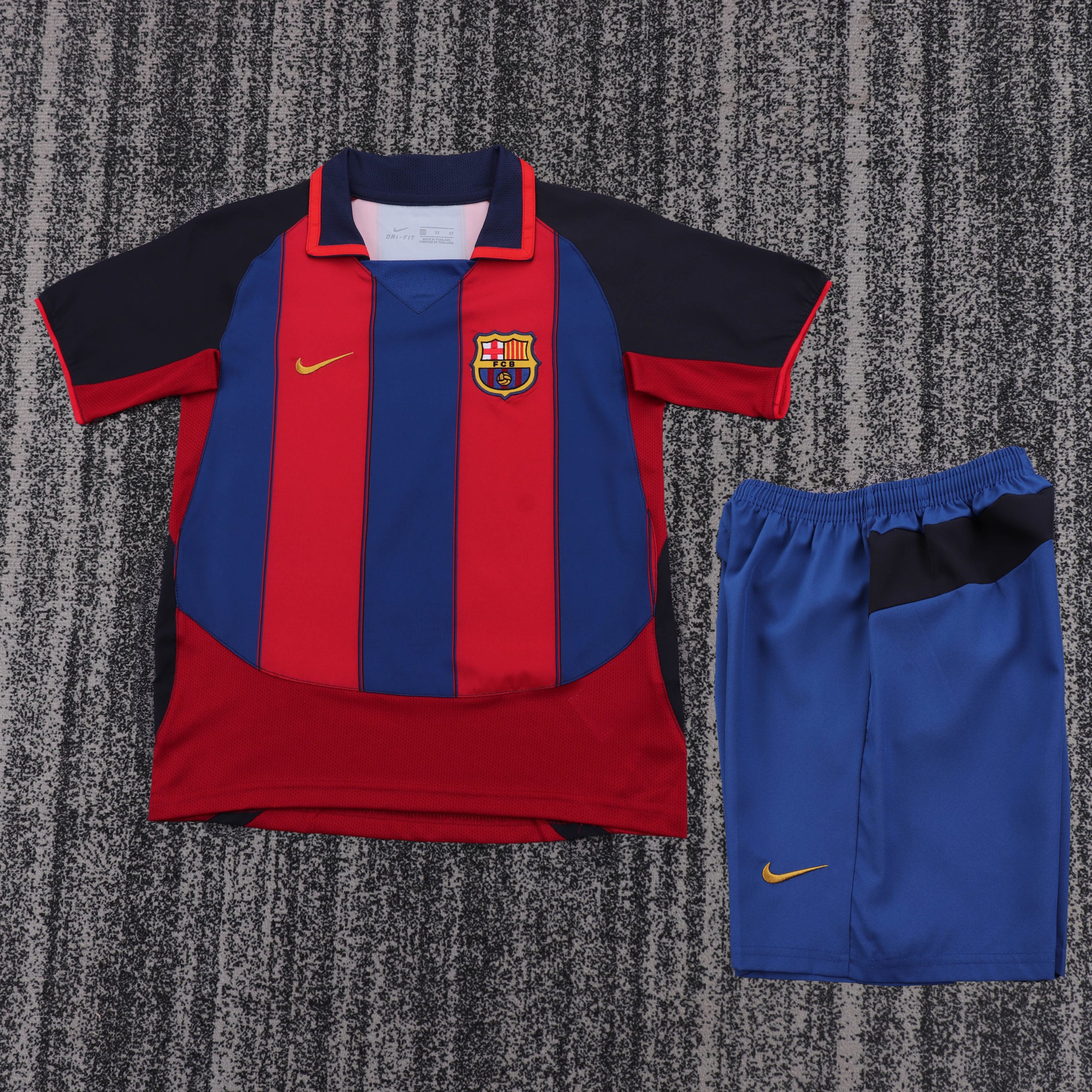 Barcelona 2003/04 Home Kids Kit