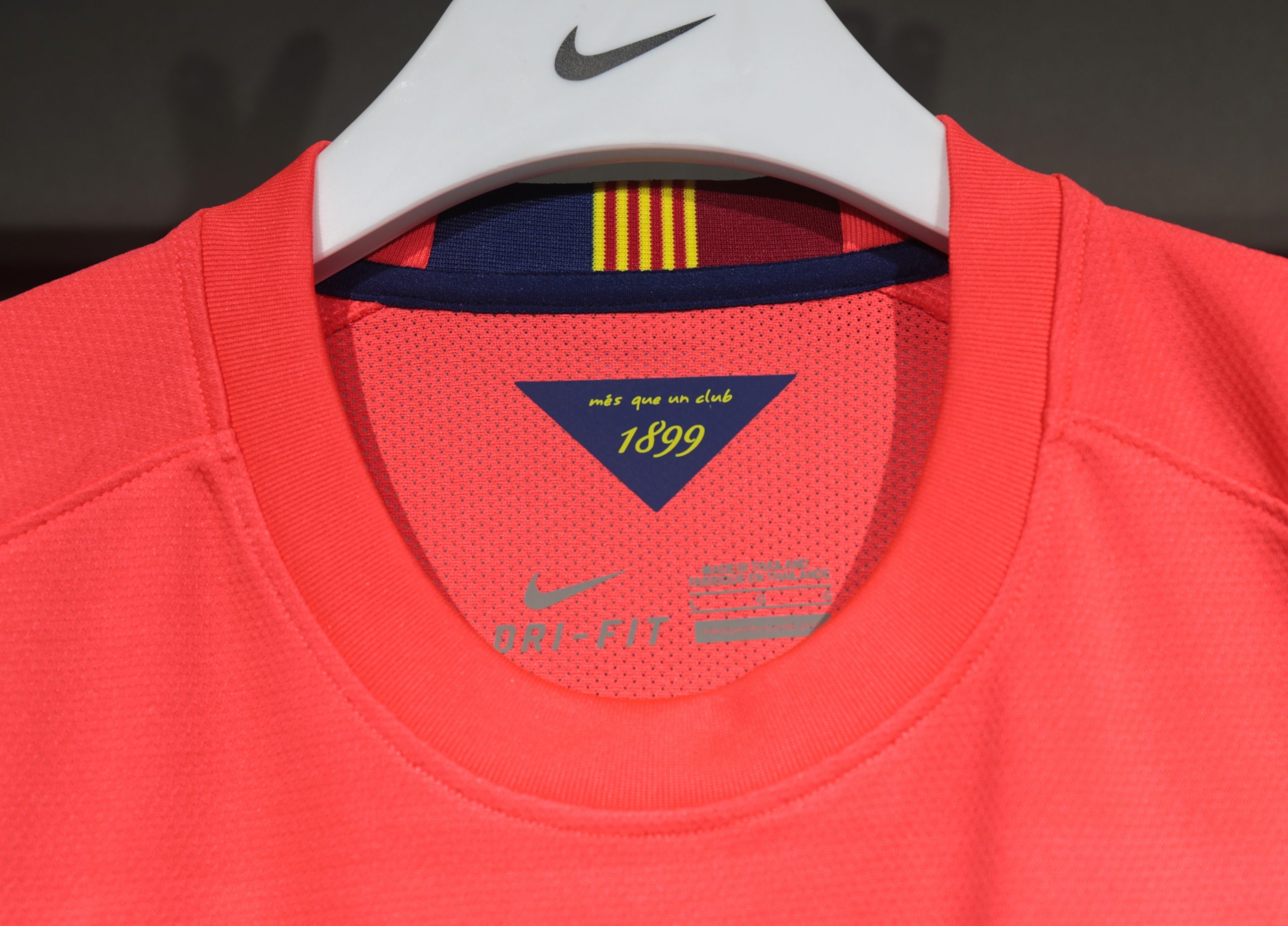 Barcelona 2014/15 Away Retro Jersey (Player Version) - Image 4