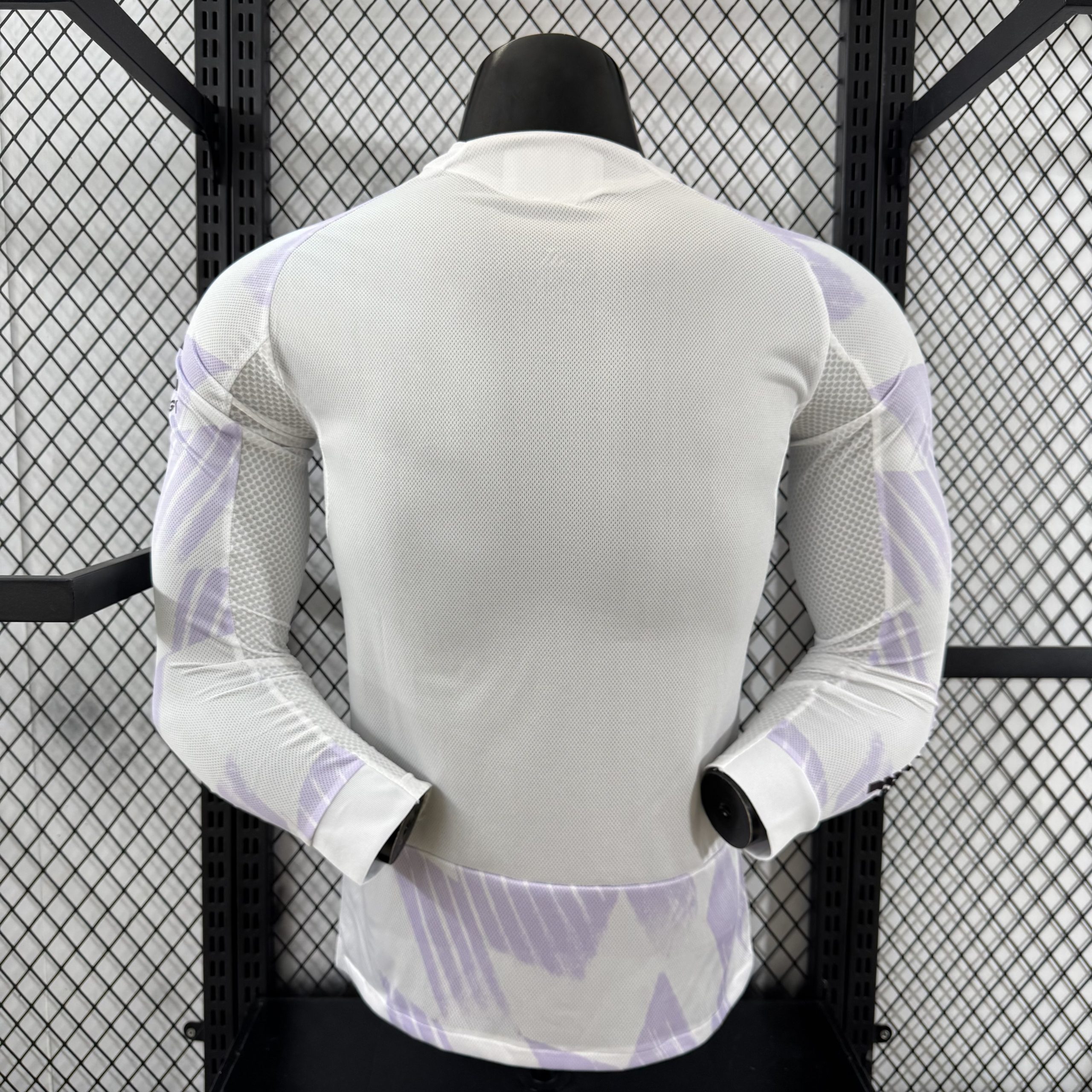 Manchester United 2025/26 Away Jersey (Player Version, Long Sleeve) - Image 2