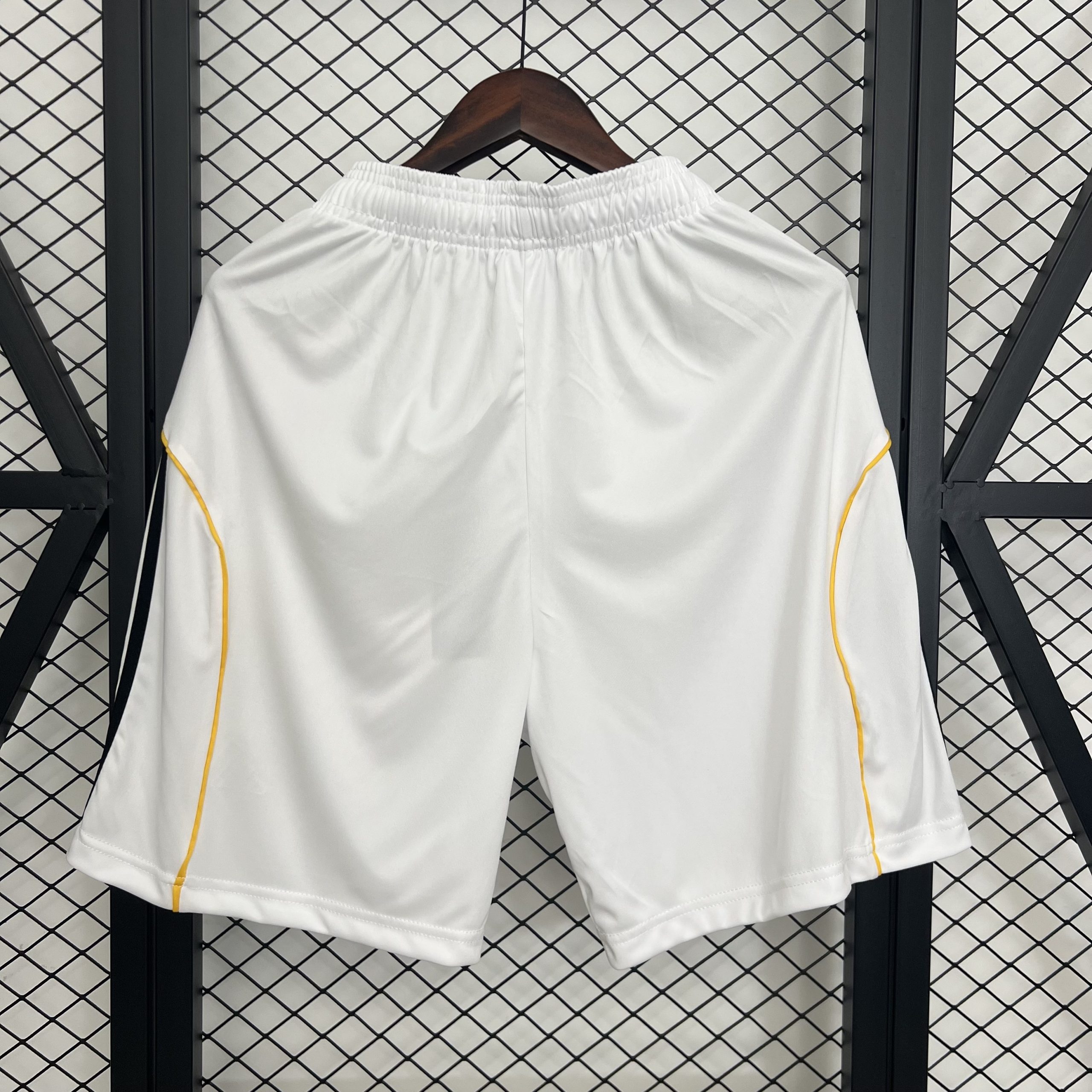 Real Madrid 2025/26 Home Shorts - Image 2
