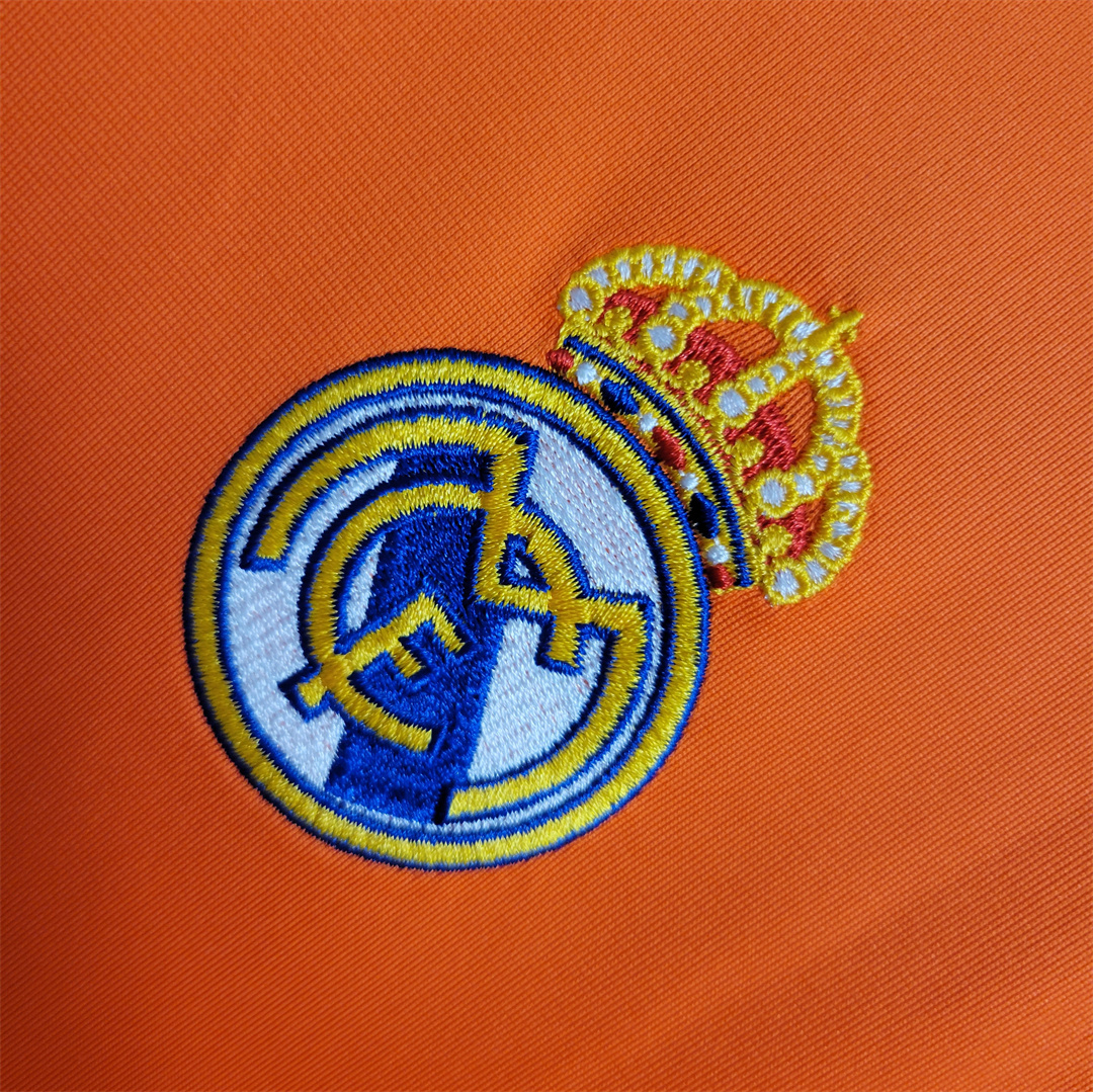 Real Madrid 2013/14 Third Kids Kit - Image 5