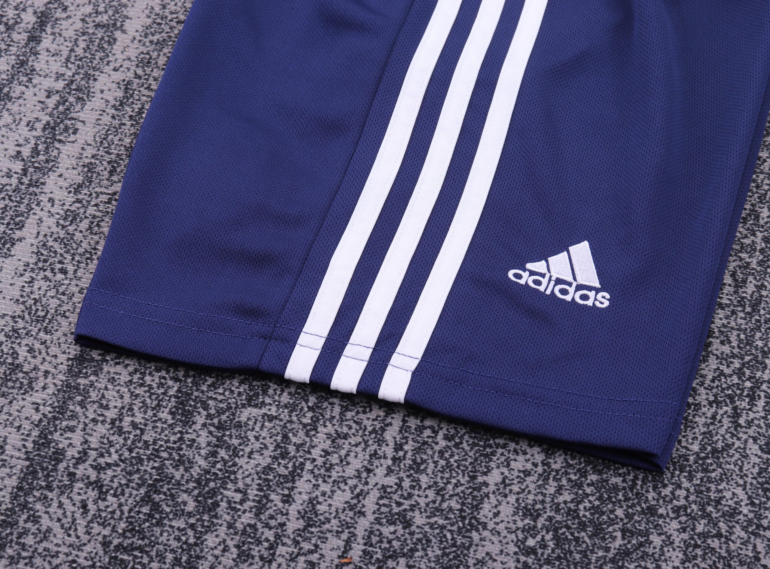 Japan 2018 World Cup Home Kids Kit - Image 3