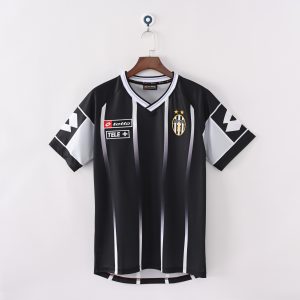 2000/01 Juventus Retro Jersey Black Replica