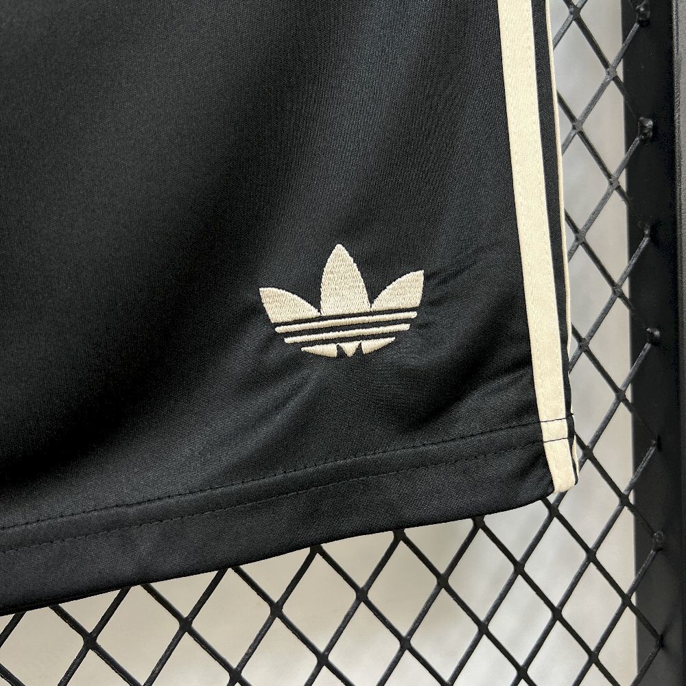 Bayern Munich 2025/26 Third Shorts - Image 4