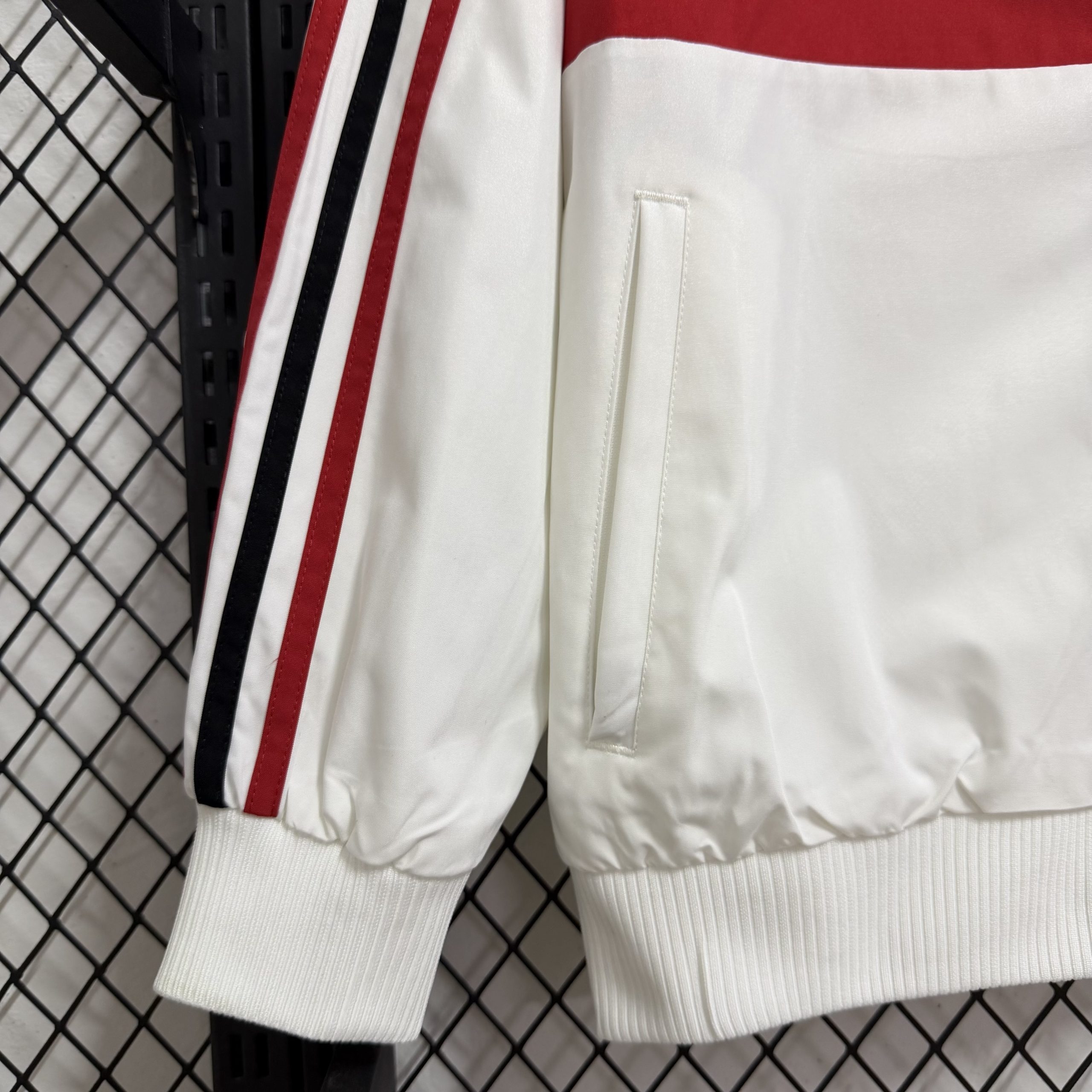 AC Milan 2025/26 Windbreaker - Image 4