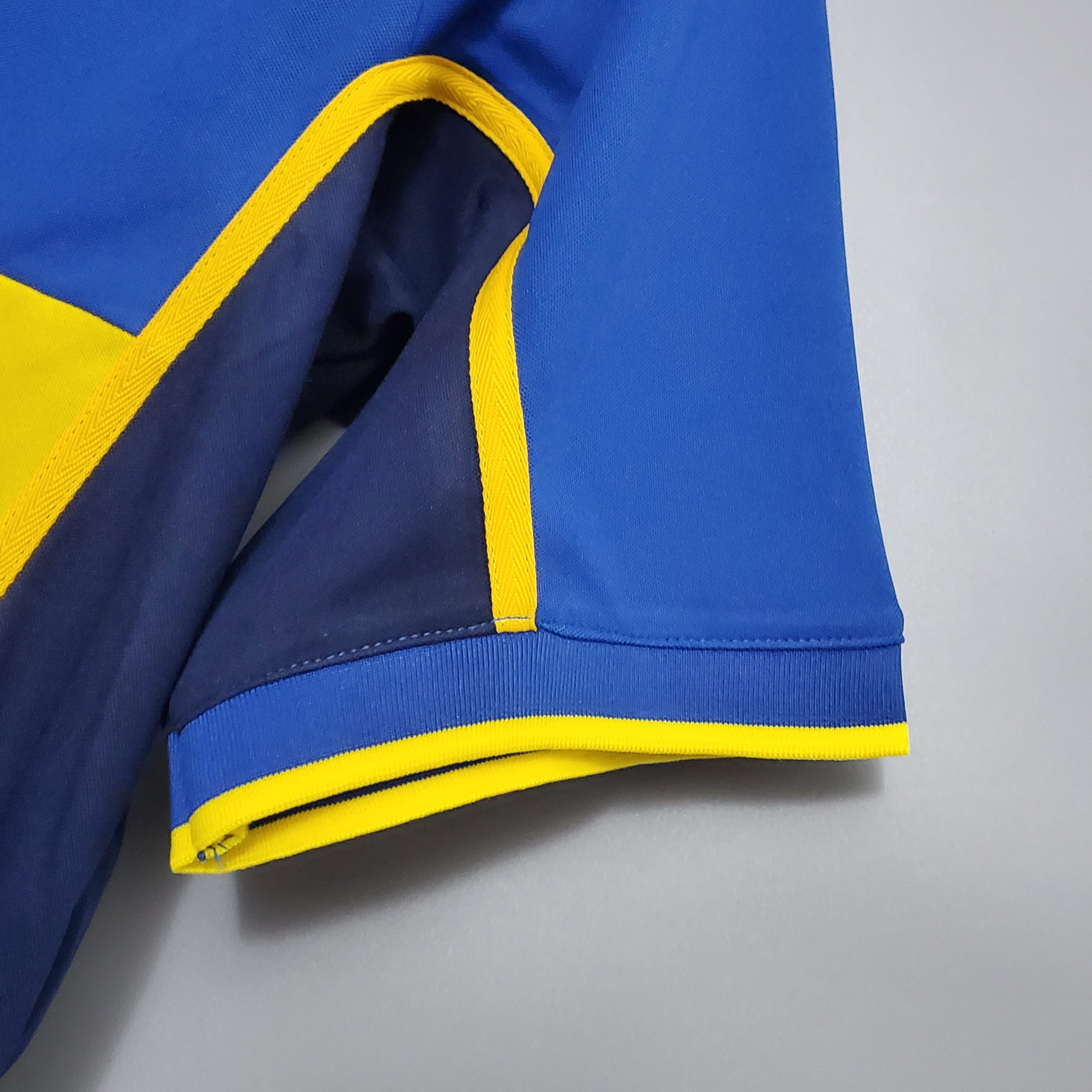 Boca Juniors 2001/02 Home Retro Jersey (Fan Version) - Image 5