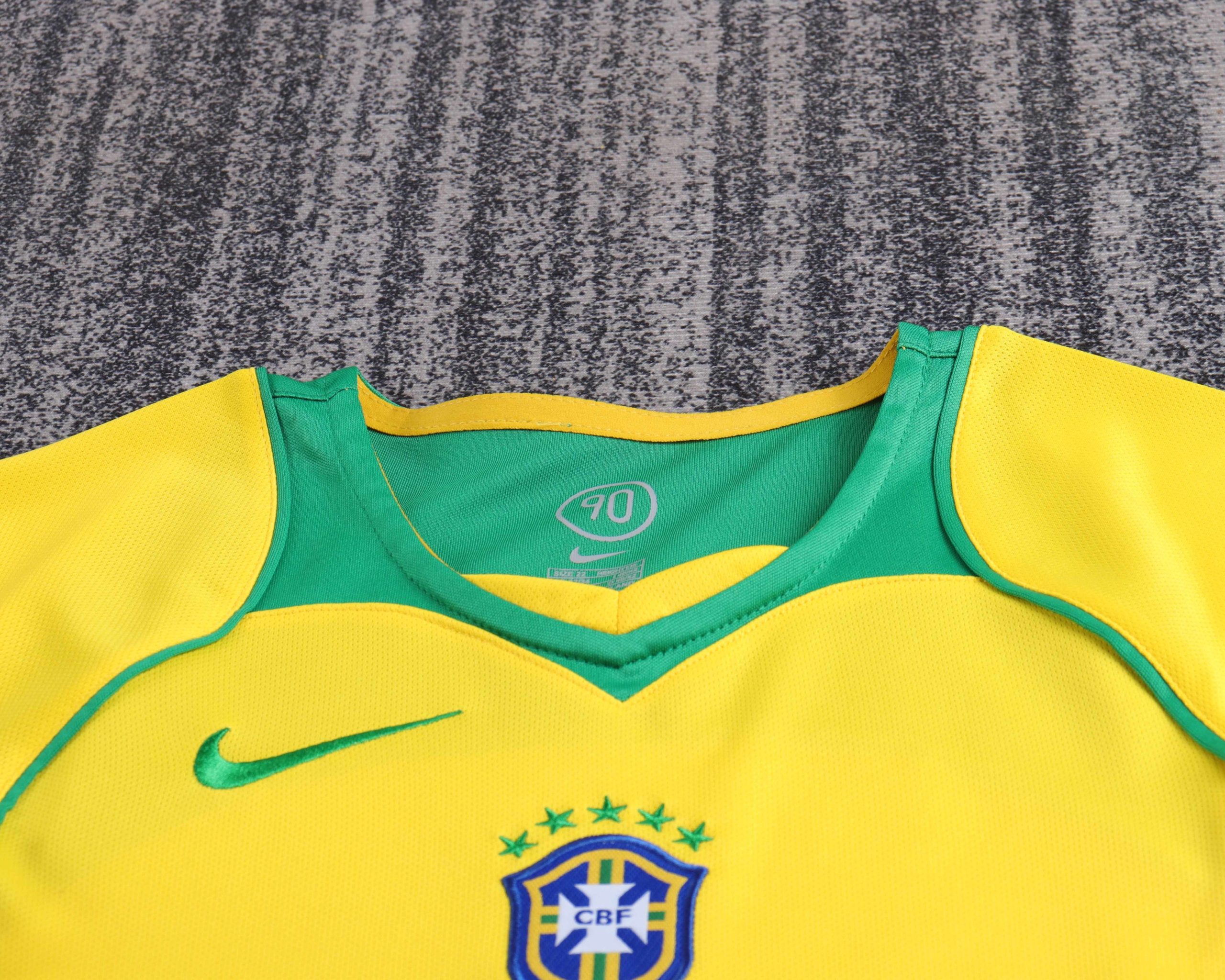 Brazil 2004 Home Kids Kit - Image 3
