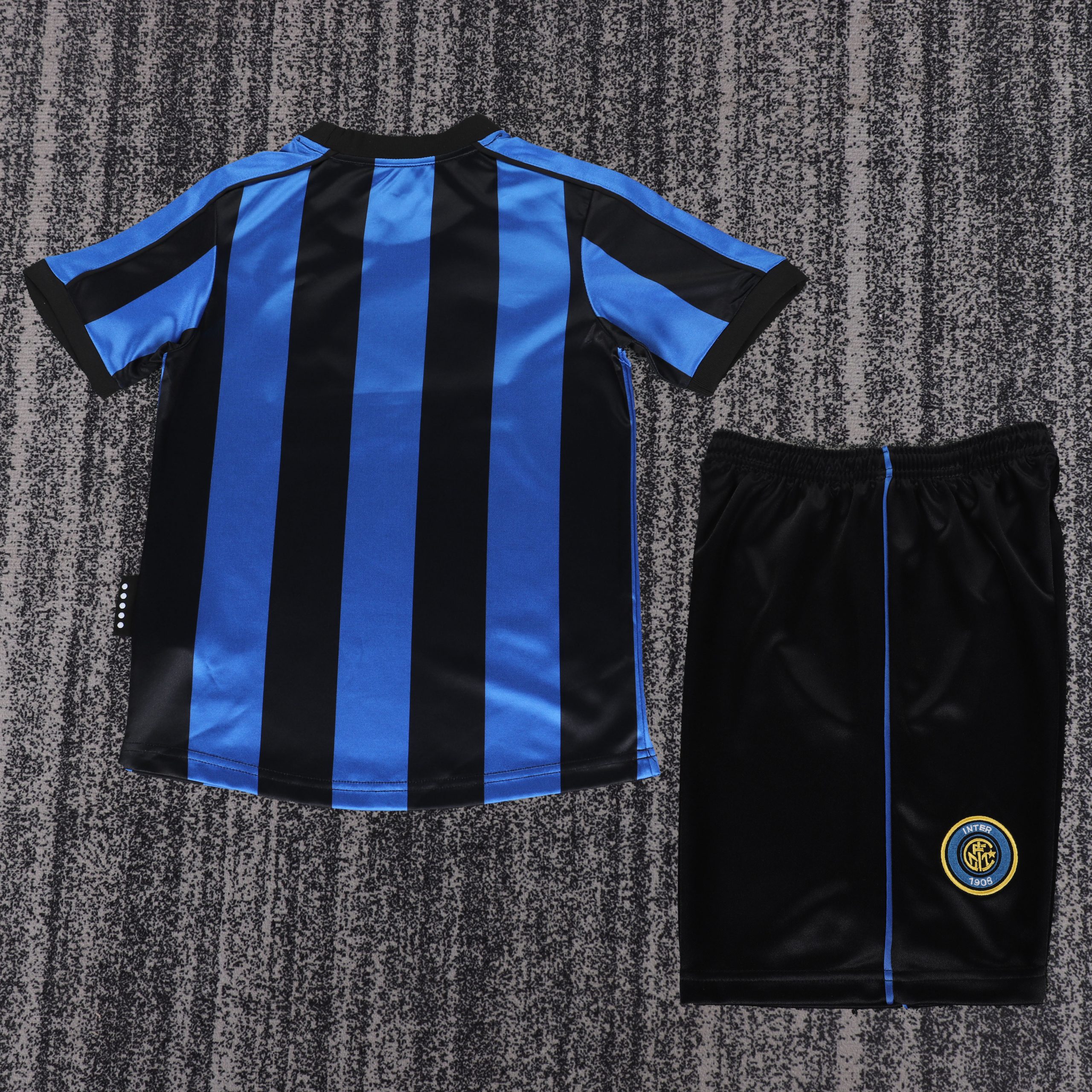 Inter Milan 1999/00 Home Kids Kit - Image 2