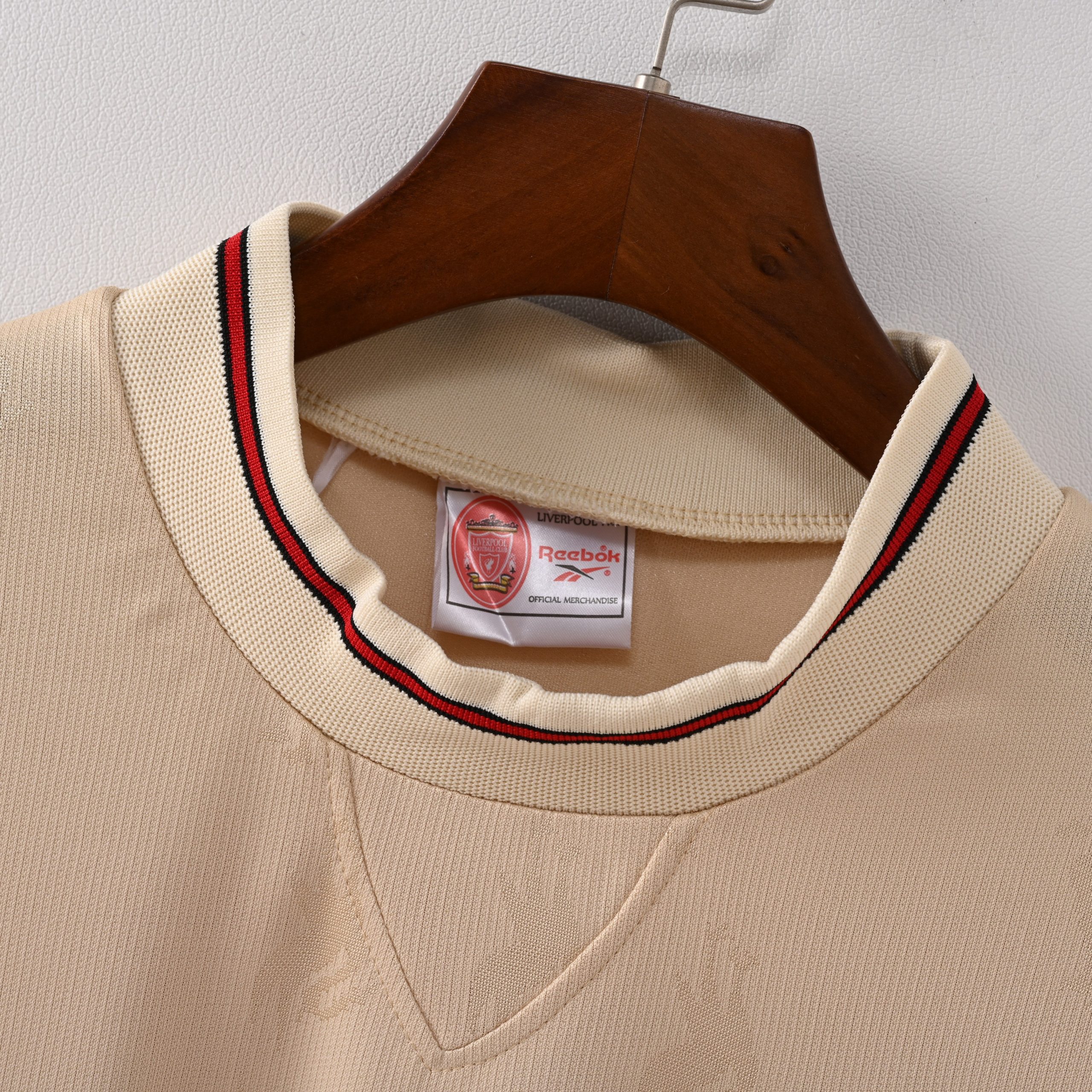 Liverpool 1996/97 Away Retro Jersey (Fan Version, Long Sleeve) - Image 4