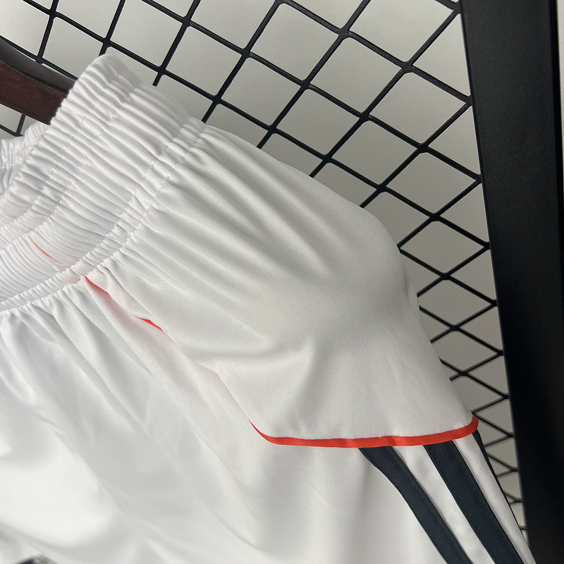 Bayern Munich 2025/26 Away Shorts - Image 3