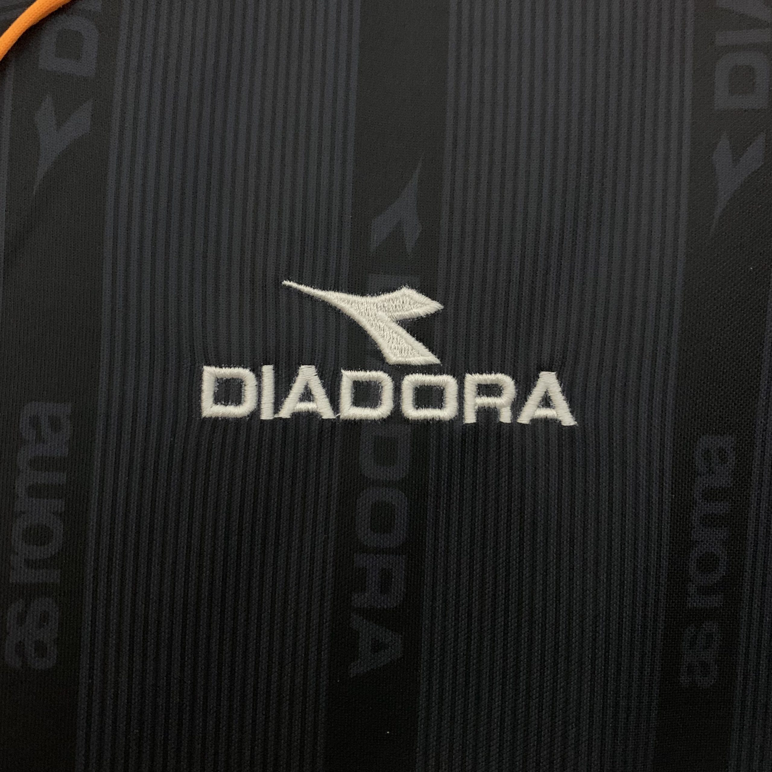Roma 1999/00 Away Retro Jersey - Image 3