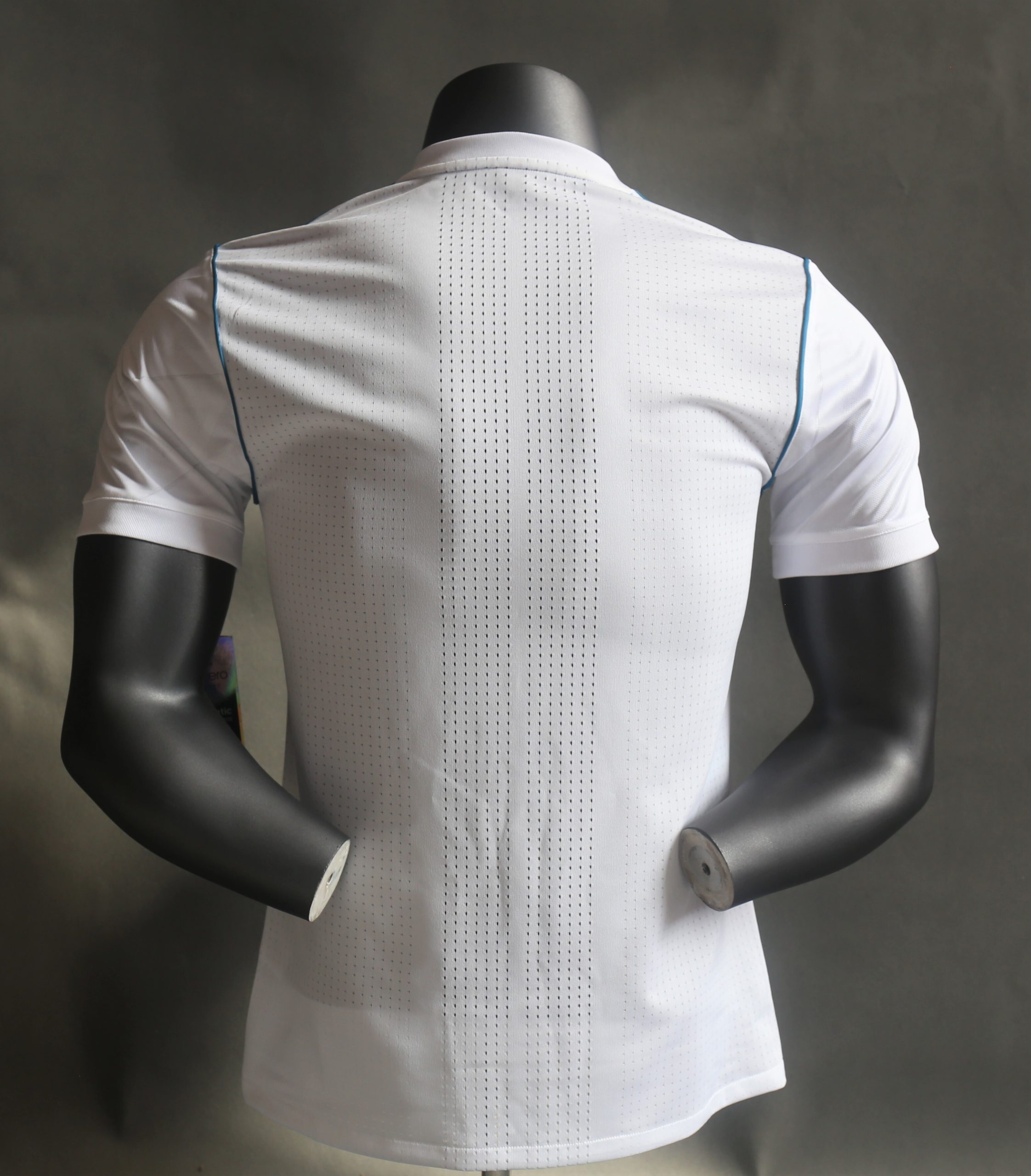 Real Madrid 2017/18 Home Retro Jersey (Player Version) - Image 2