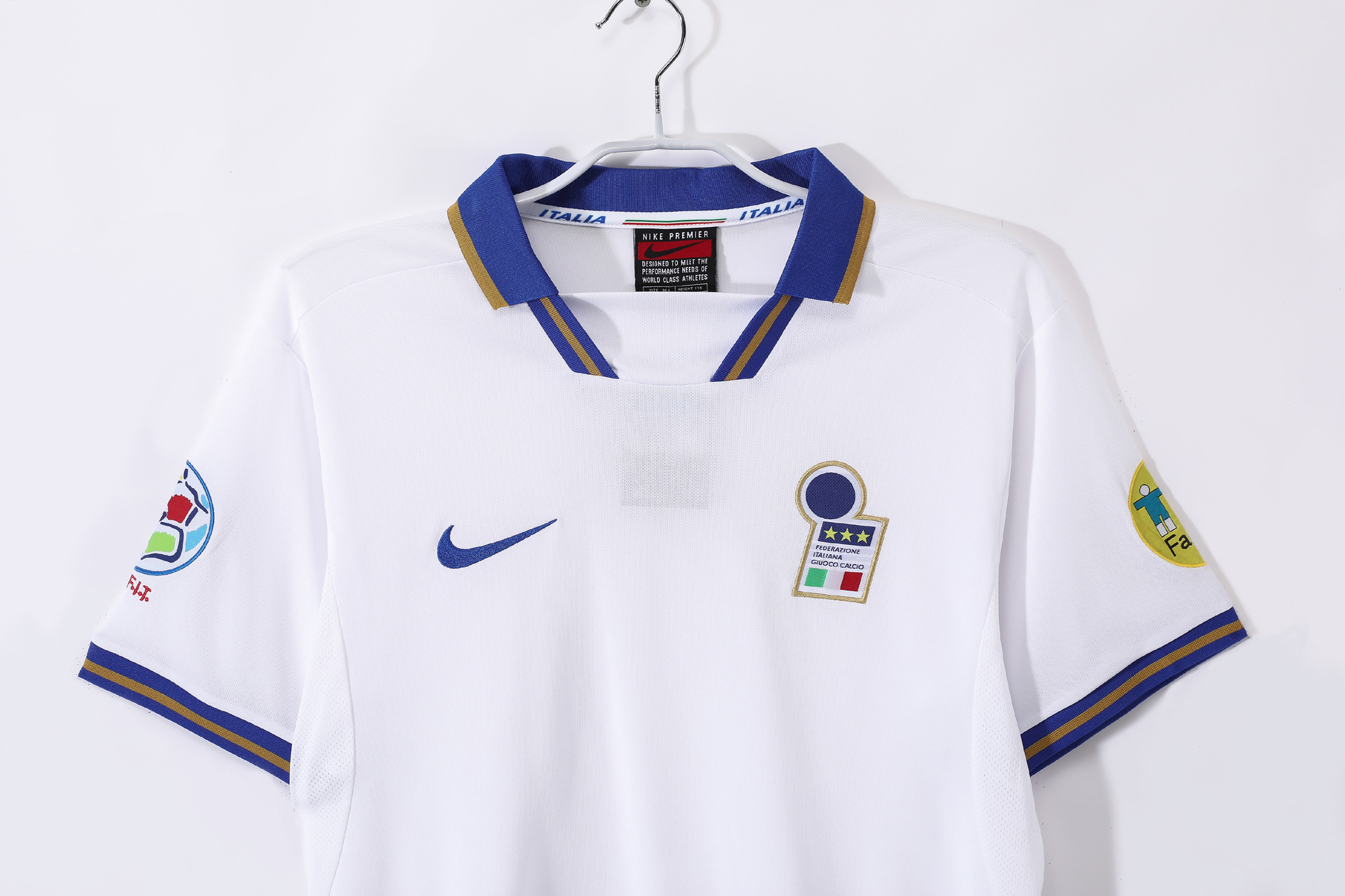 Italy 1996 Euro Away Retro Jersey (Fan Version) - Image 5