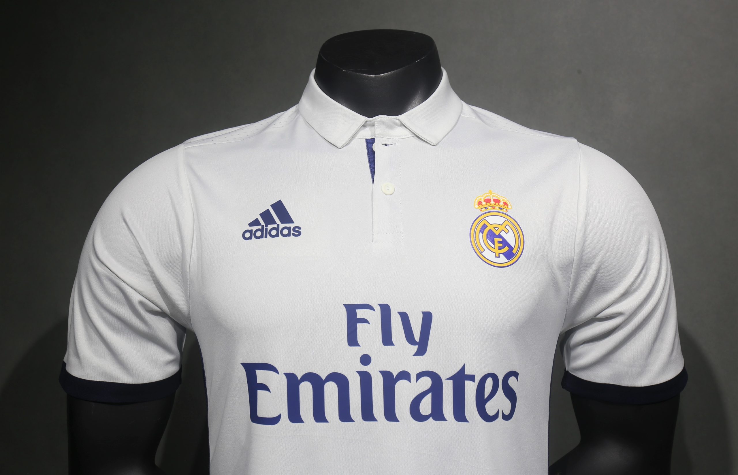 Real Madrid 2016/17 Home Retro Jersey (Player Version) - Image 5