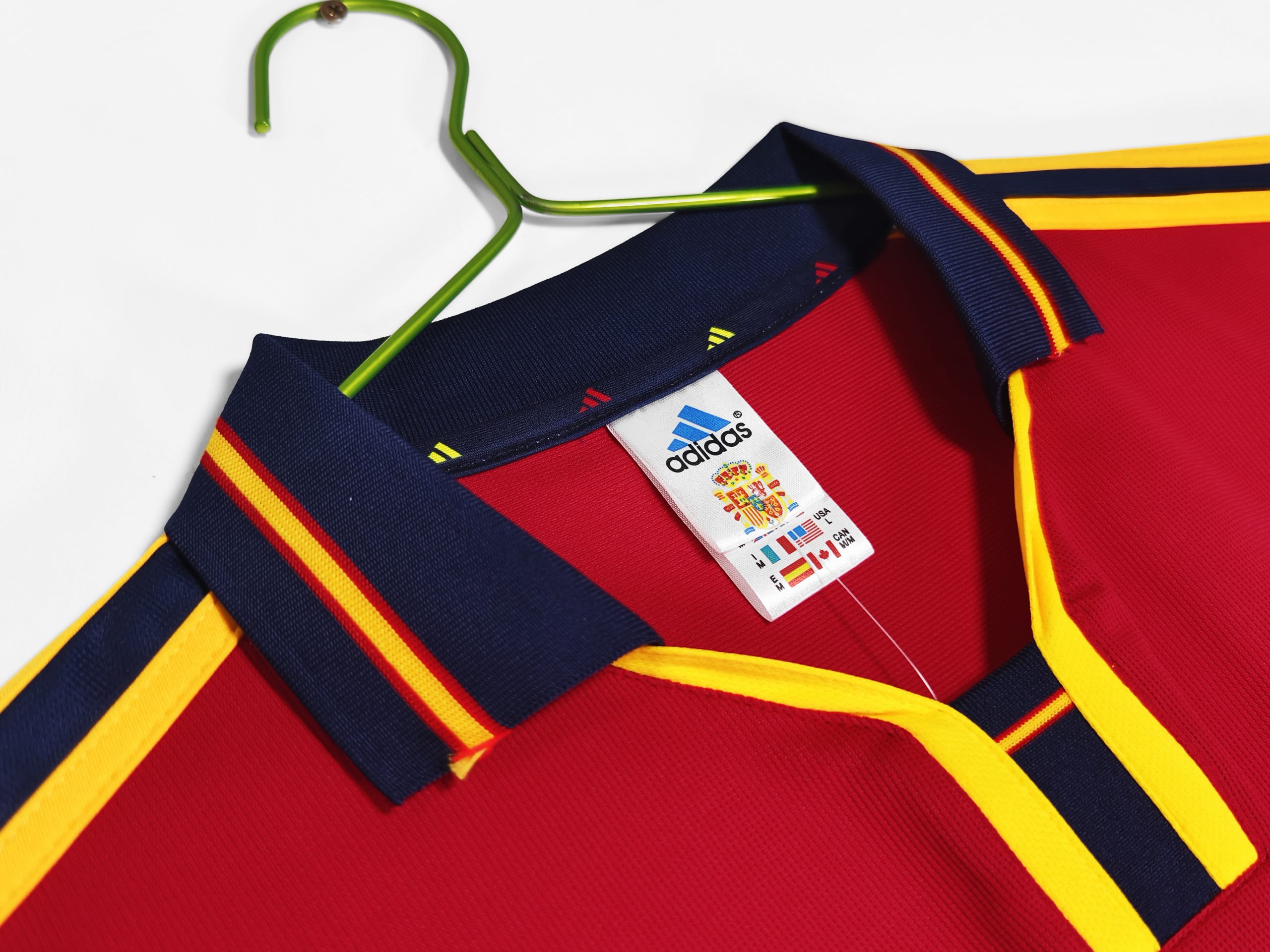 Spain 2000 Euro Home Retro Jersey (Fan Version) - Image 4
