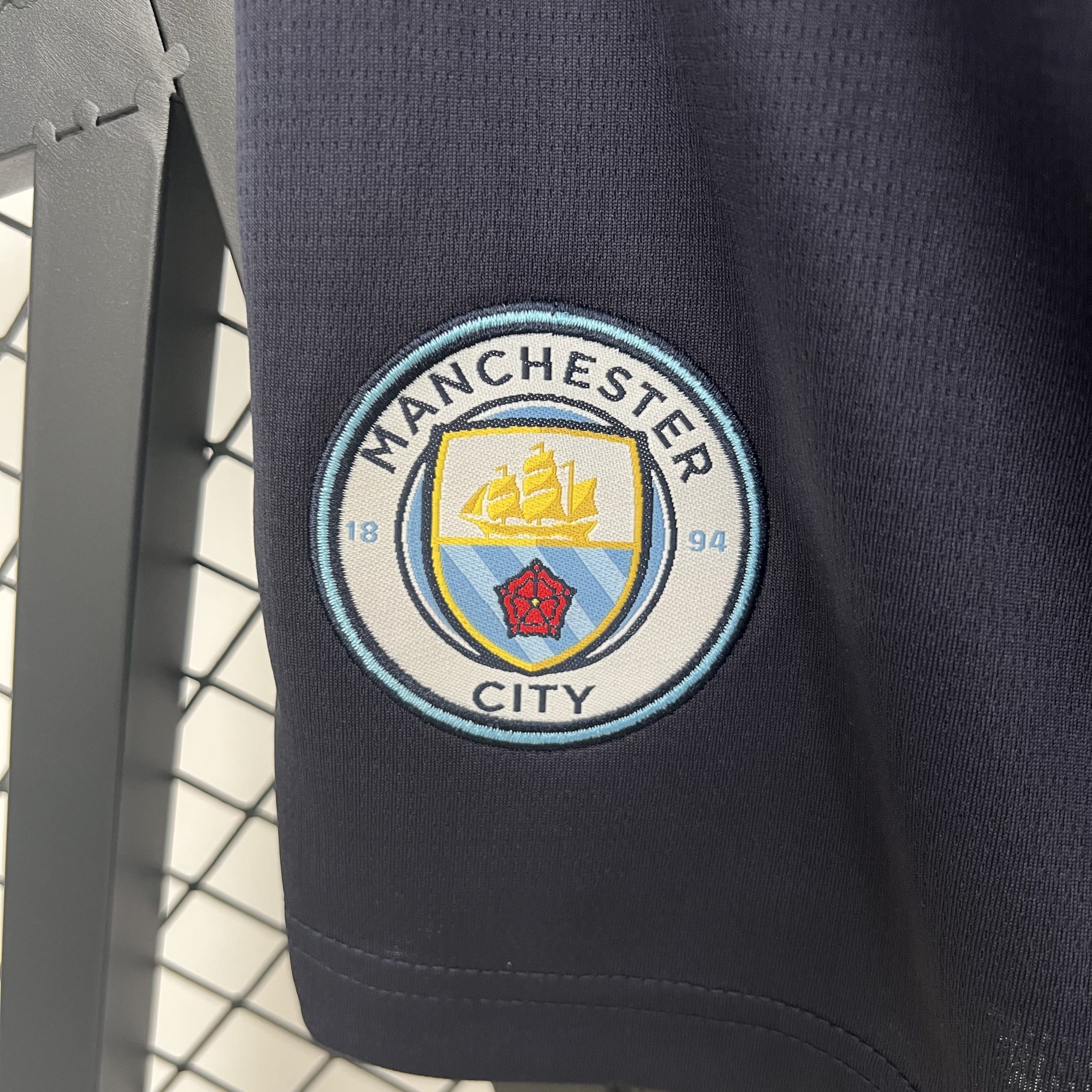 2025/26 Manchester City Black Shorts - Image 4