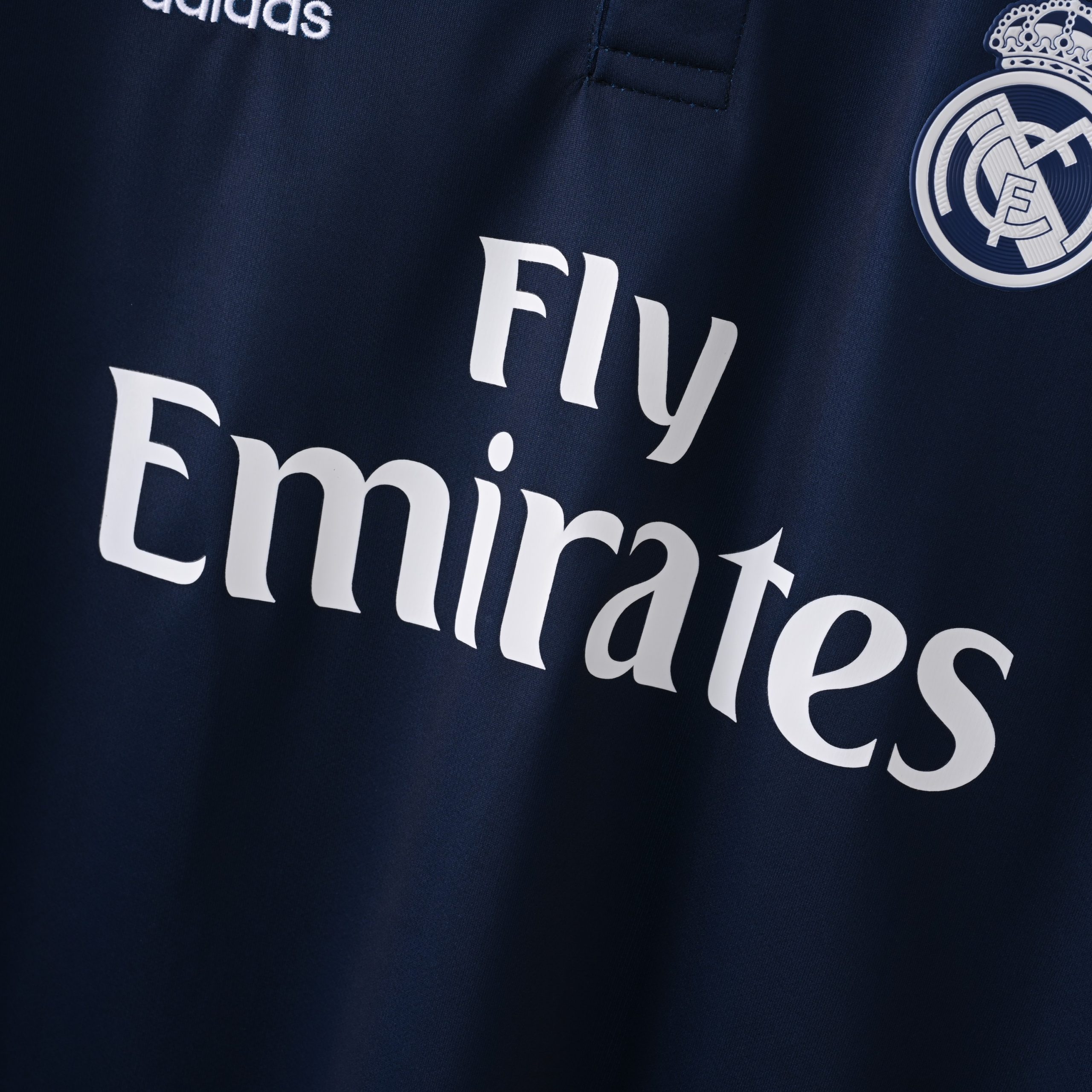 Real Madrid 2015/16 Away Retro Jersey (Fan Version) - Image 5